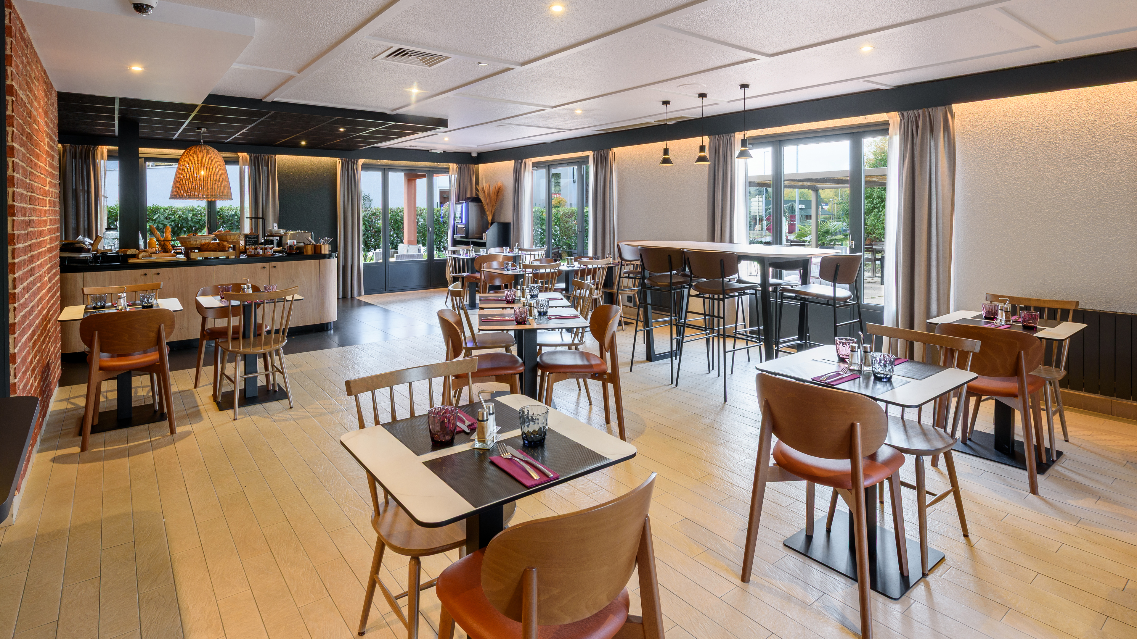 Hôtel Restaurant Campanile NATURE Cahors