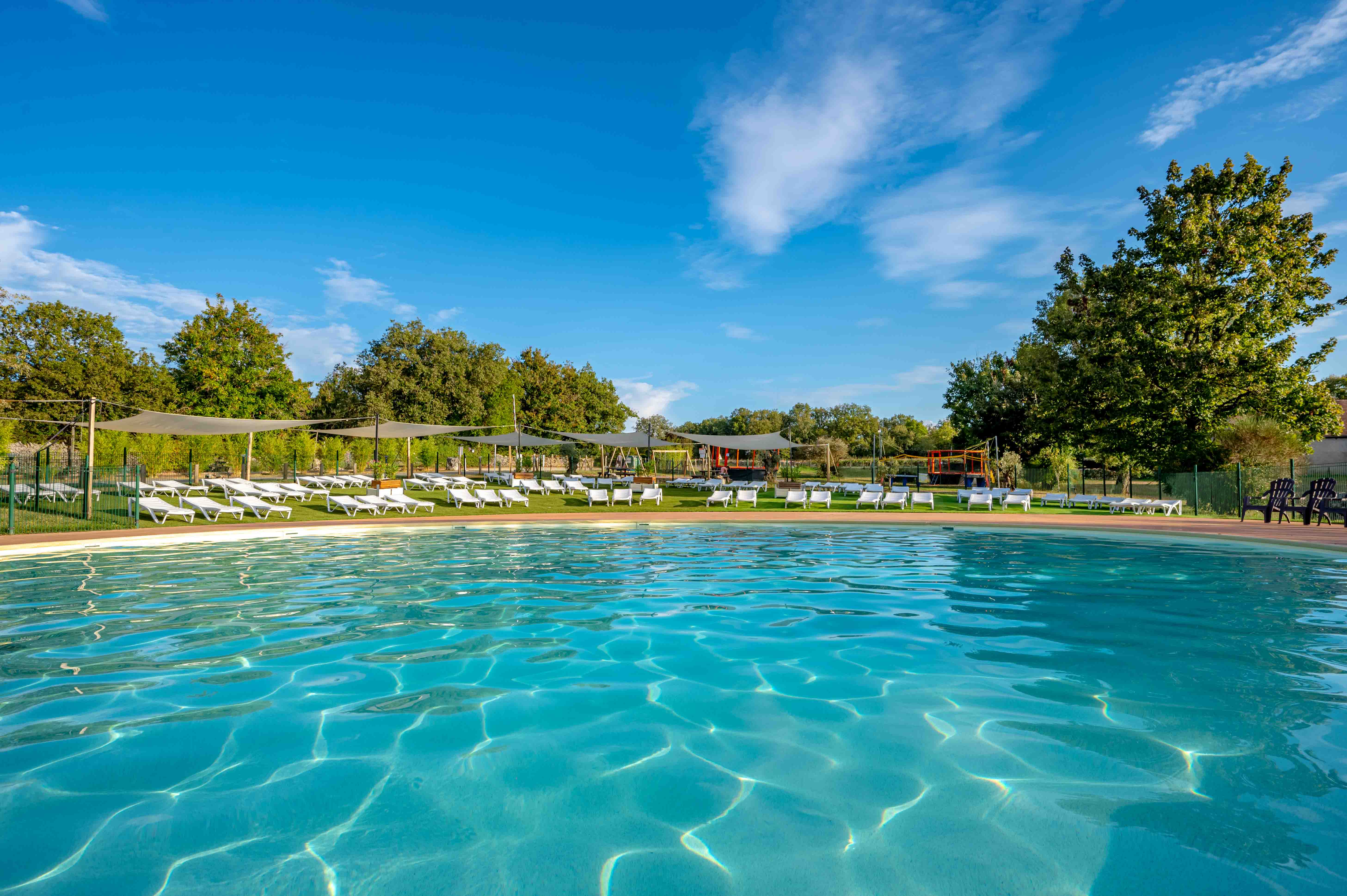 Camping-Dordogne-Les-Cigales-Piscine