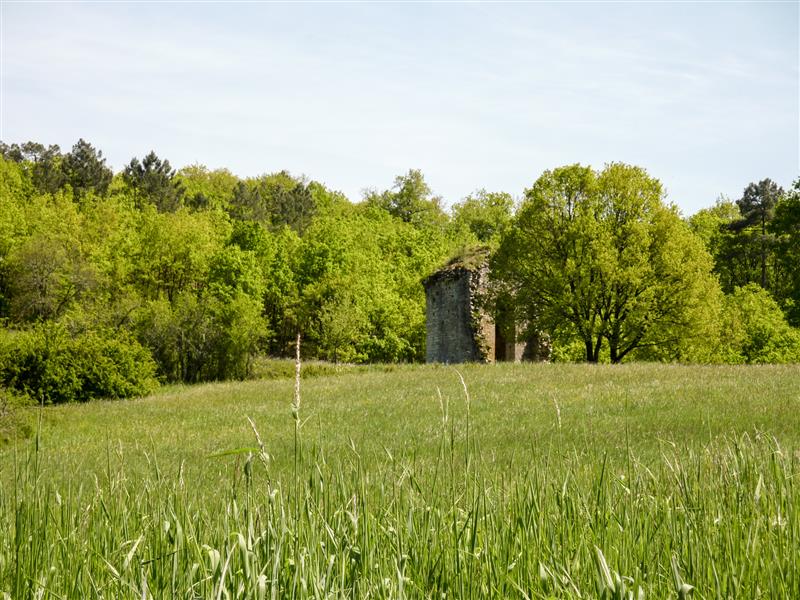 10Lherm - Ruines d'anciennes habitations © Lot Tourisme - C. Sanchez