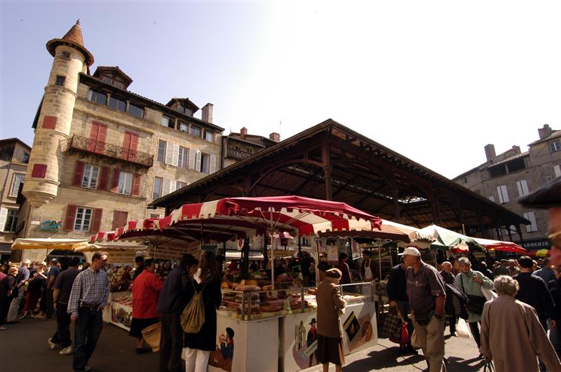 Place Carnot et maison à tourelle