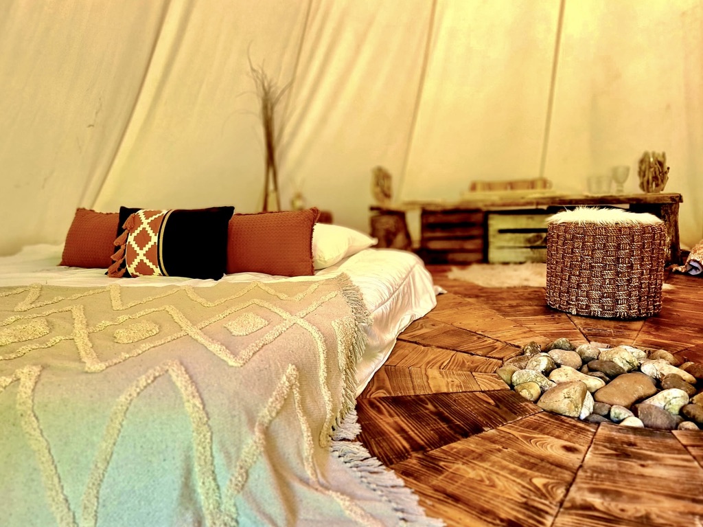 L'intérieur du tipi entre charme et tradition