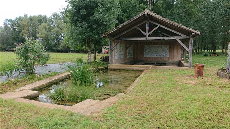 Abreuvoir lavoir de la Méjoule 