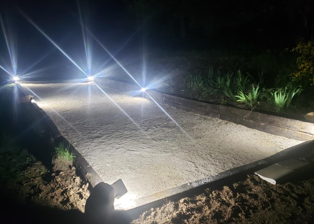  La Piste de Pétanque (13m x 4,5 m) - Eclairée le soir