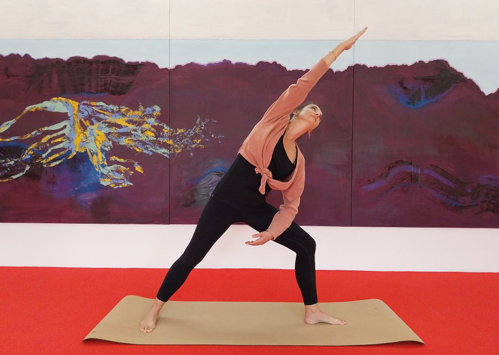 Yoga parent-enfant face aux œuvres, Maison des arts à Cajarc