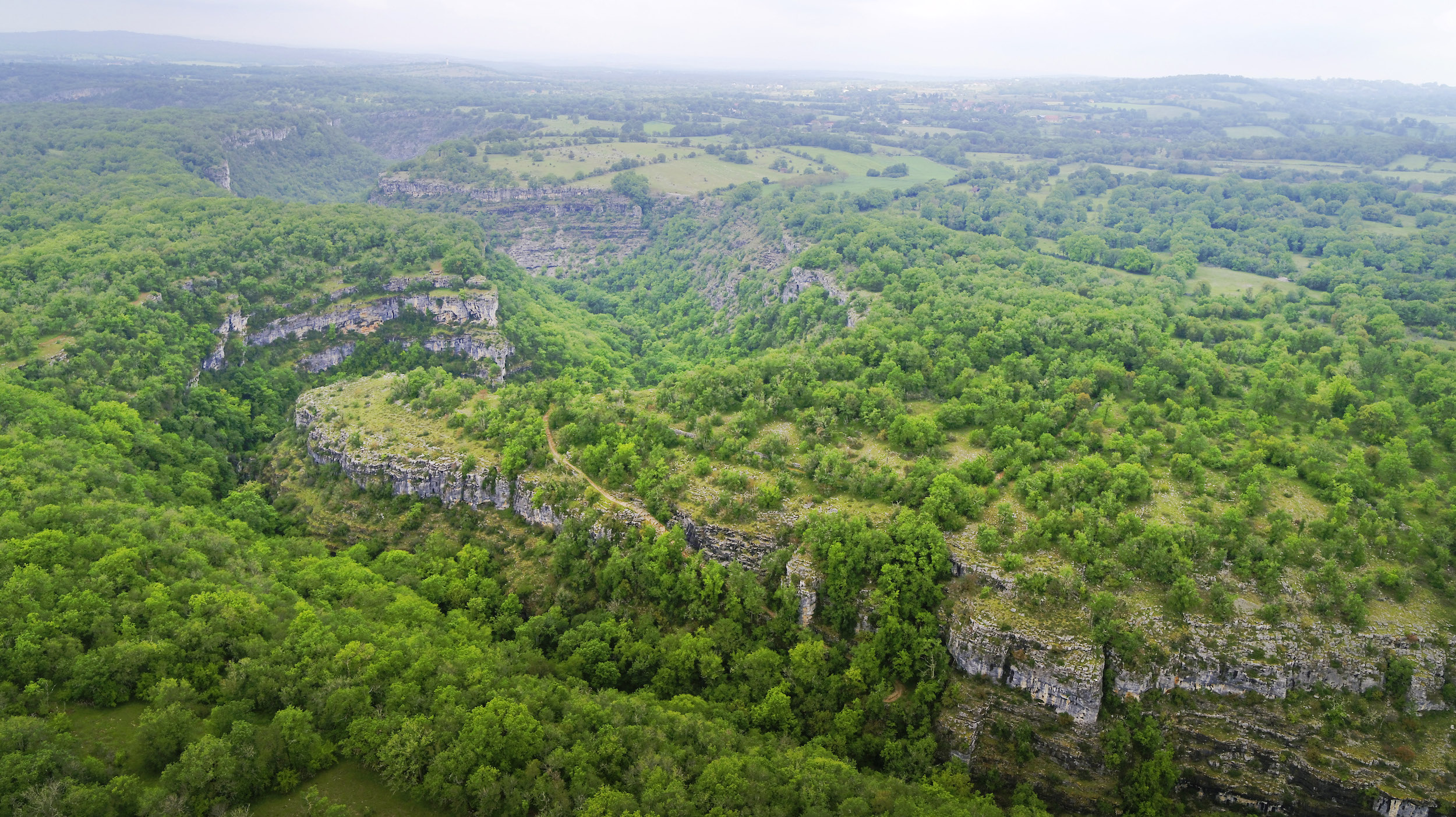 22041463_vue_principale_le_canyon_vue_aeriennedepartement_du_lotjpg