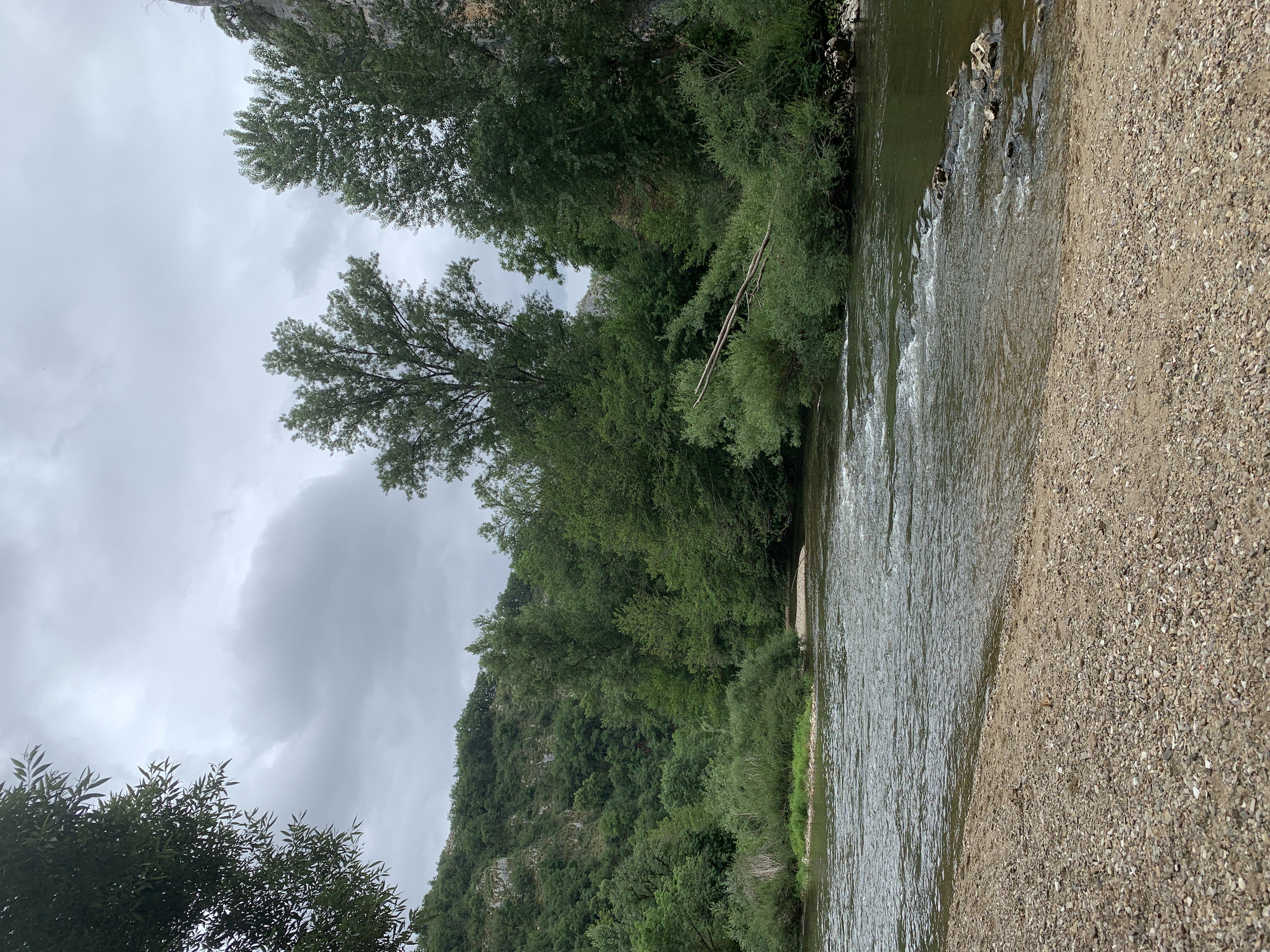 Baignade du Liauzu à Orniac dans la rivière Célé, Orniac