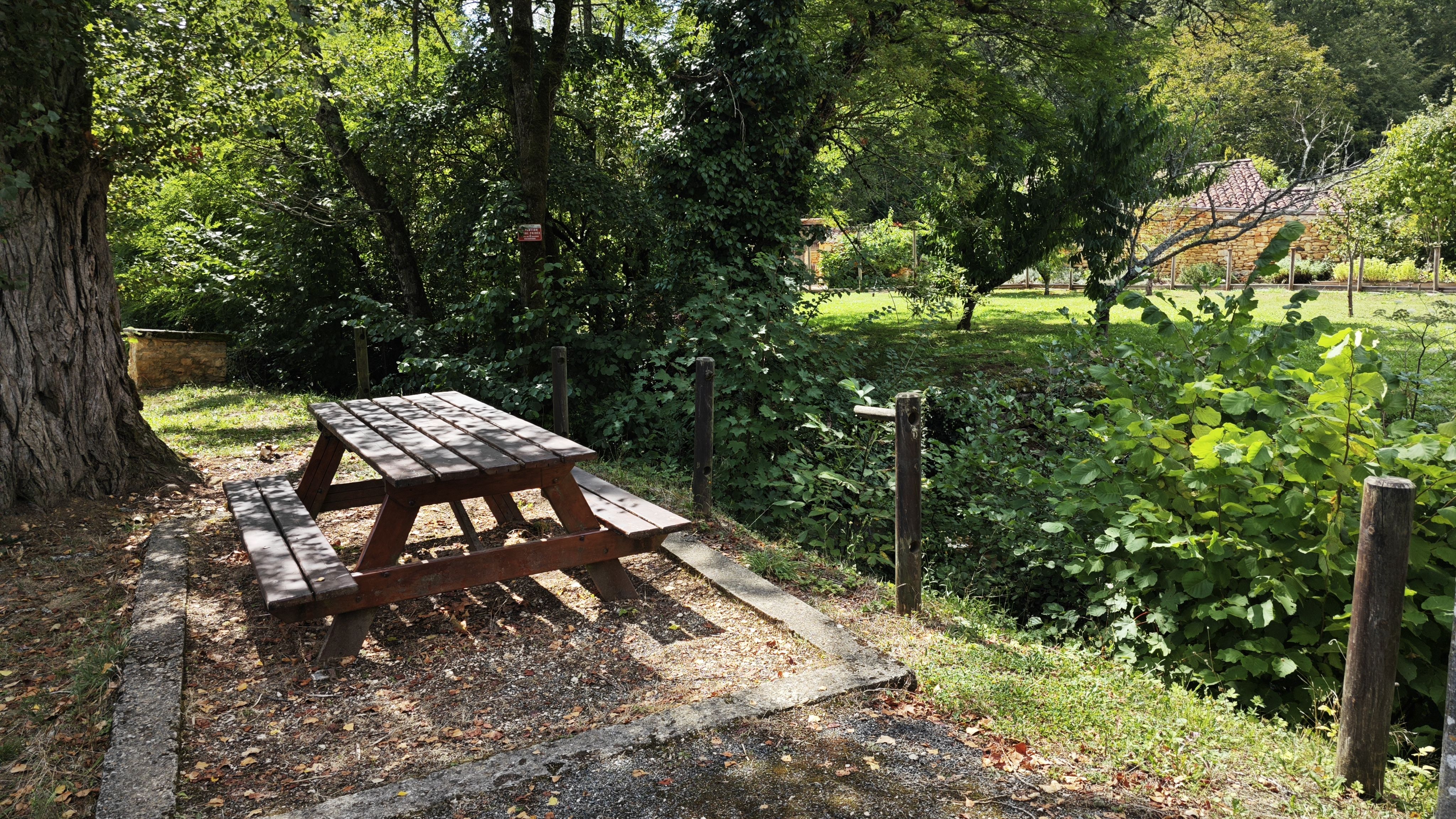 Aire de pique nique de St Martin le redon — photo 3
