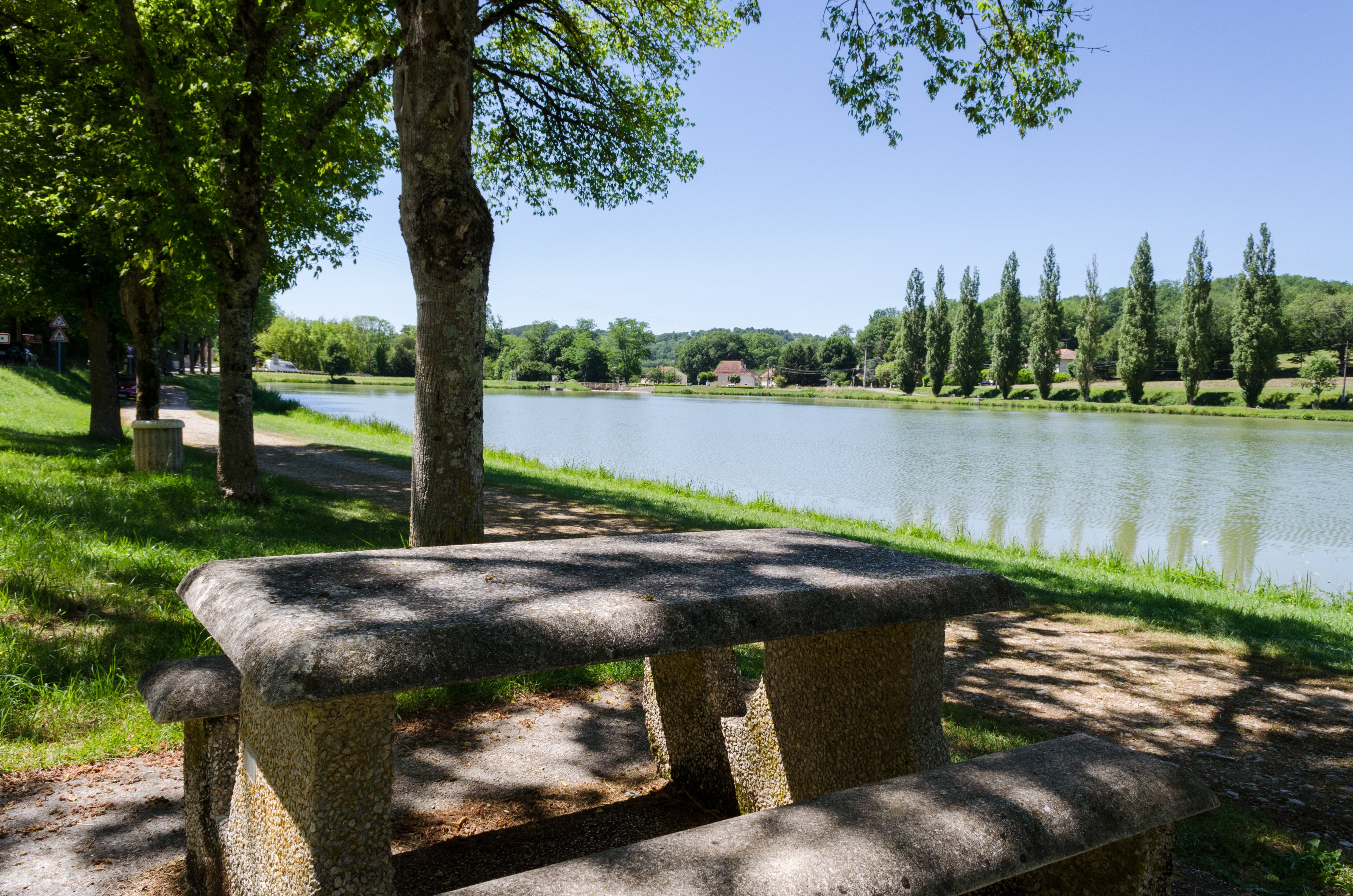 Aire De Pique-Nique Du Plan D'Eau - photo 2