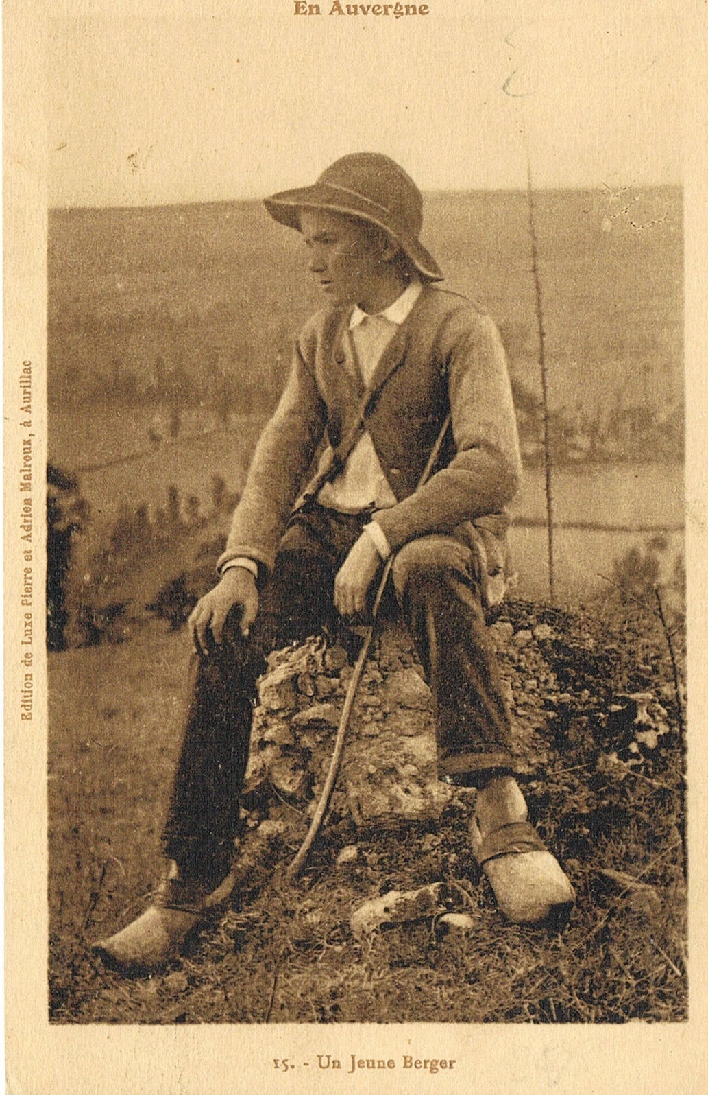 8529113_3_-_un_jeune_berger_auvergnat__pnrcqjpg