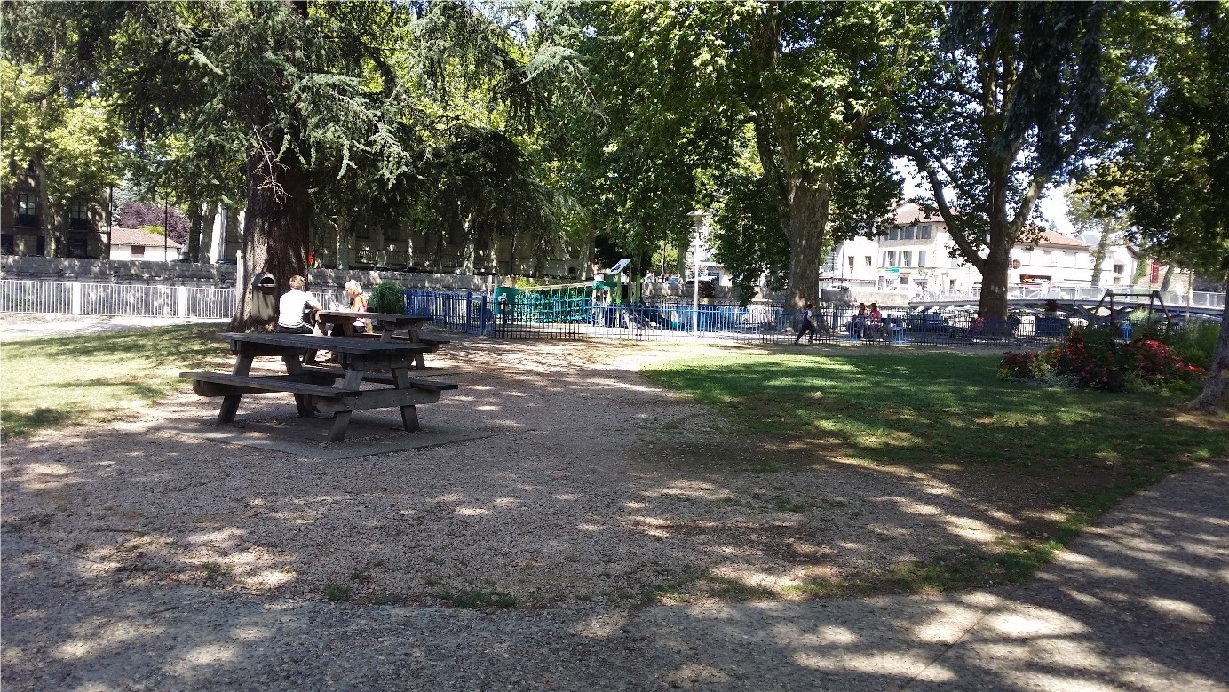 Aire de Pique-Nique — photo 2