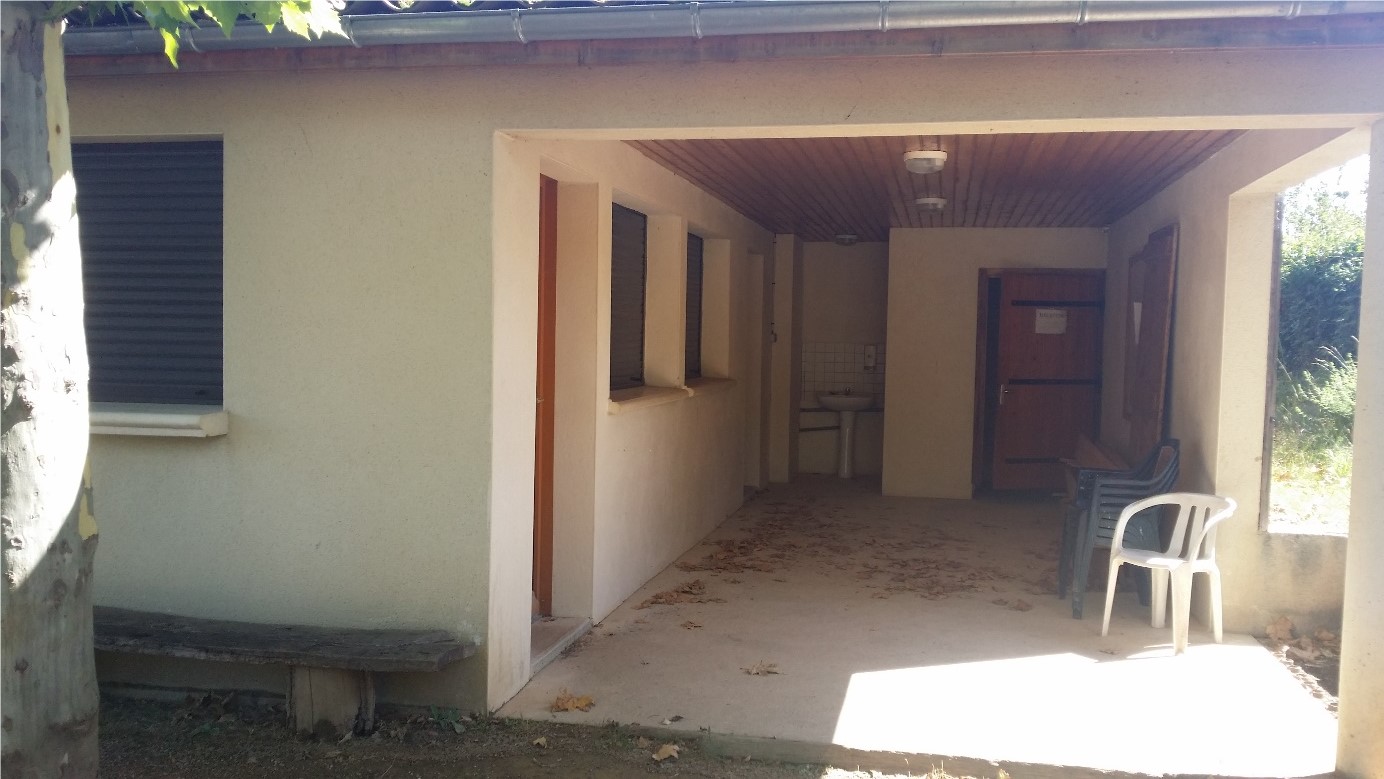 Halte et aire de pique-nique du terrain de pétanque