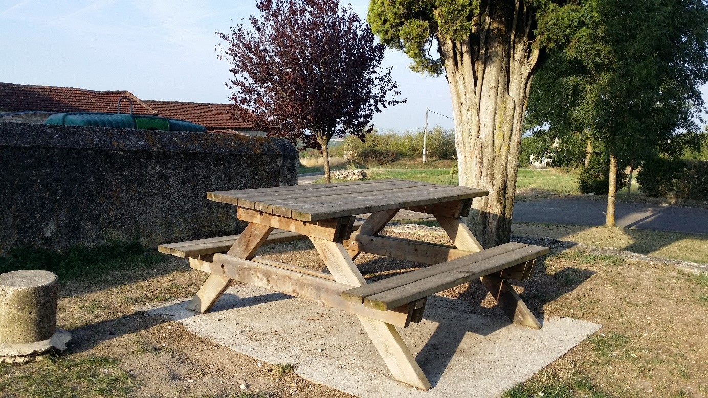 Aire pique-nique de la mairie - photo 2
