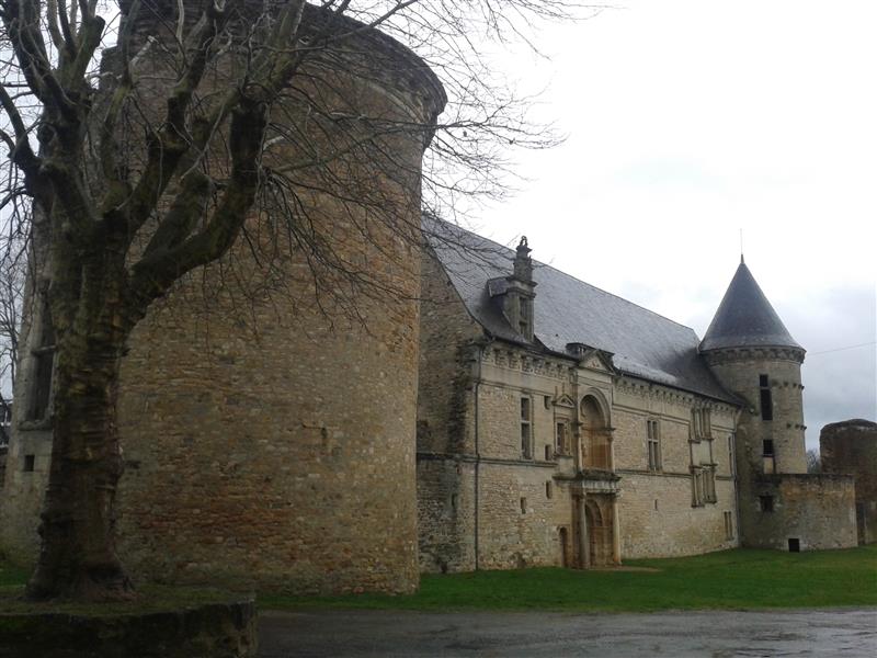 ASSIER-château gauche
