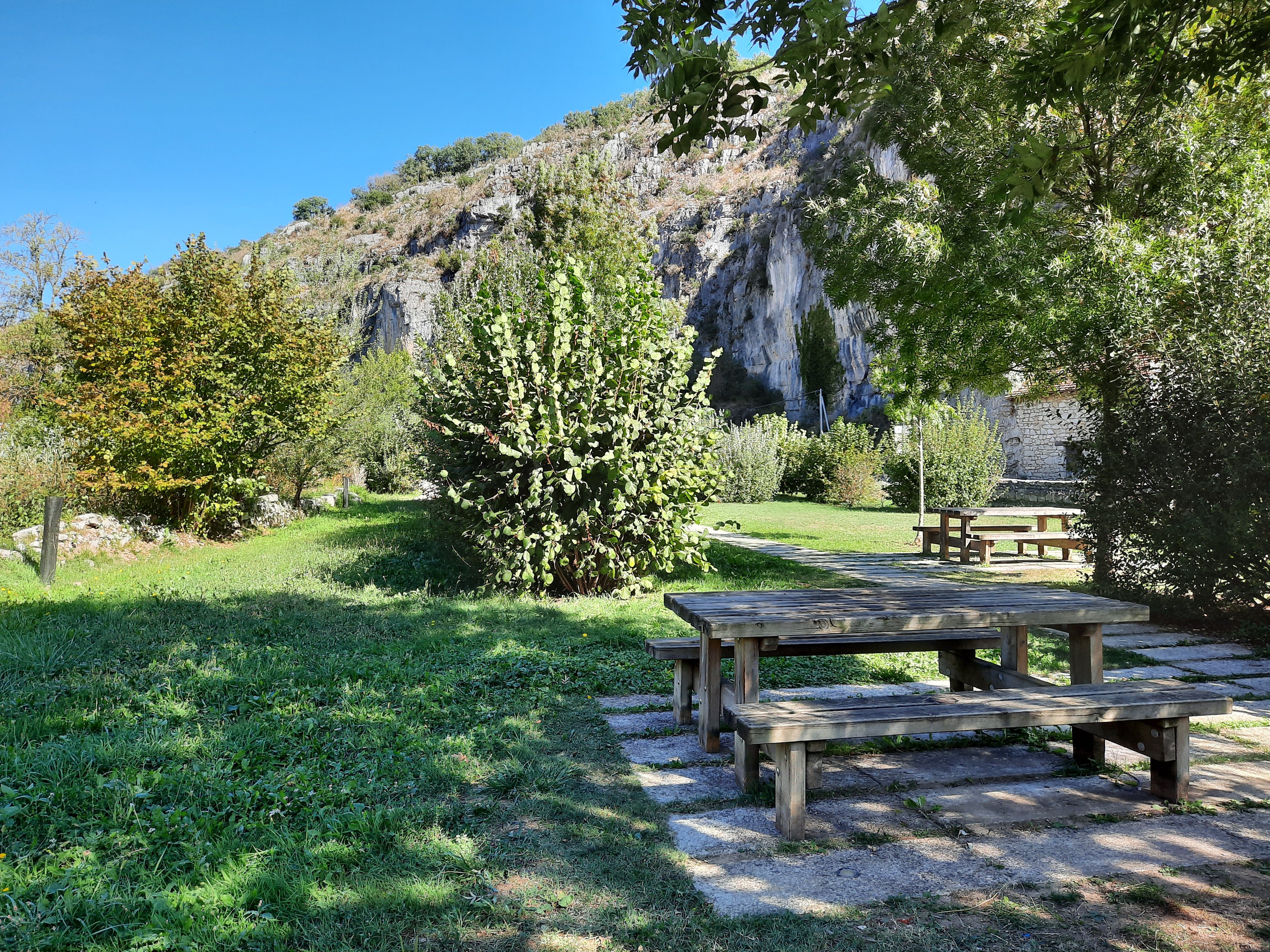 Aire de Pique-Nique Route des Grottes