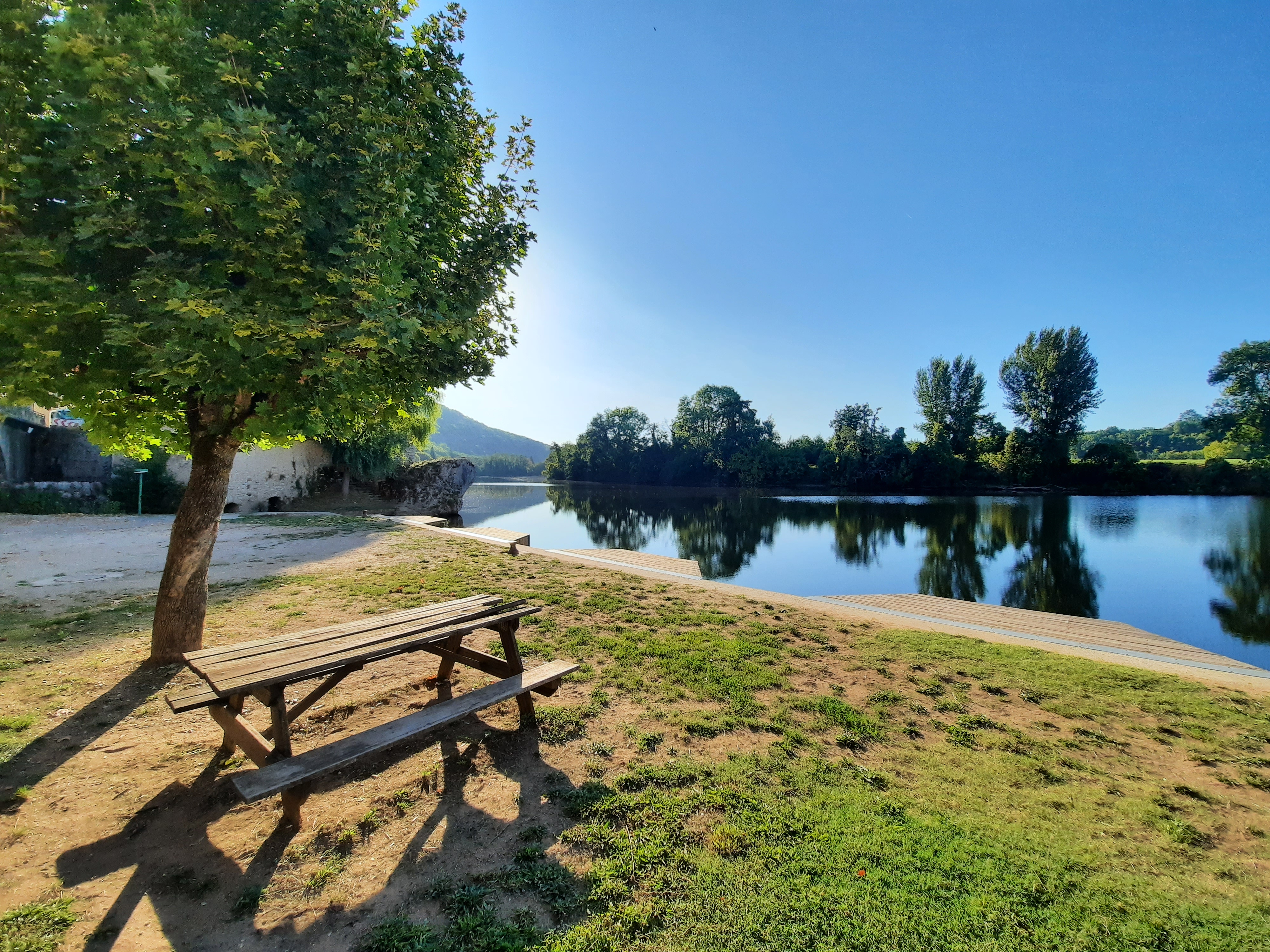 Aire de Pique  Nique de Halte Nautique de Laroque des Arcs