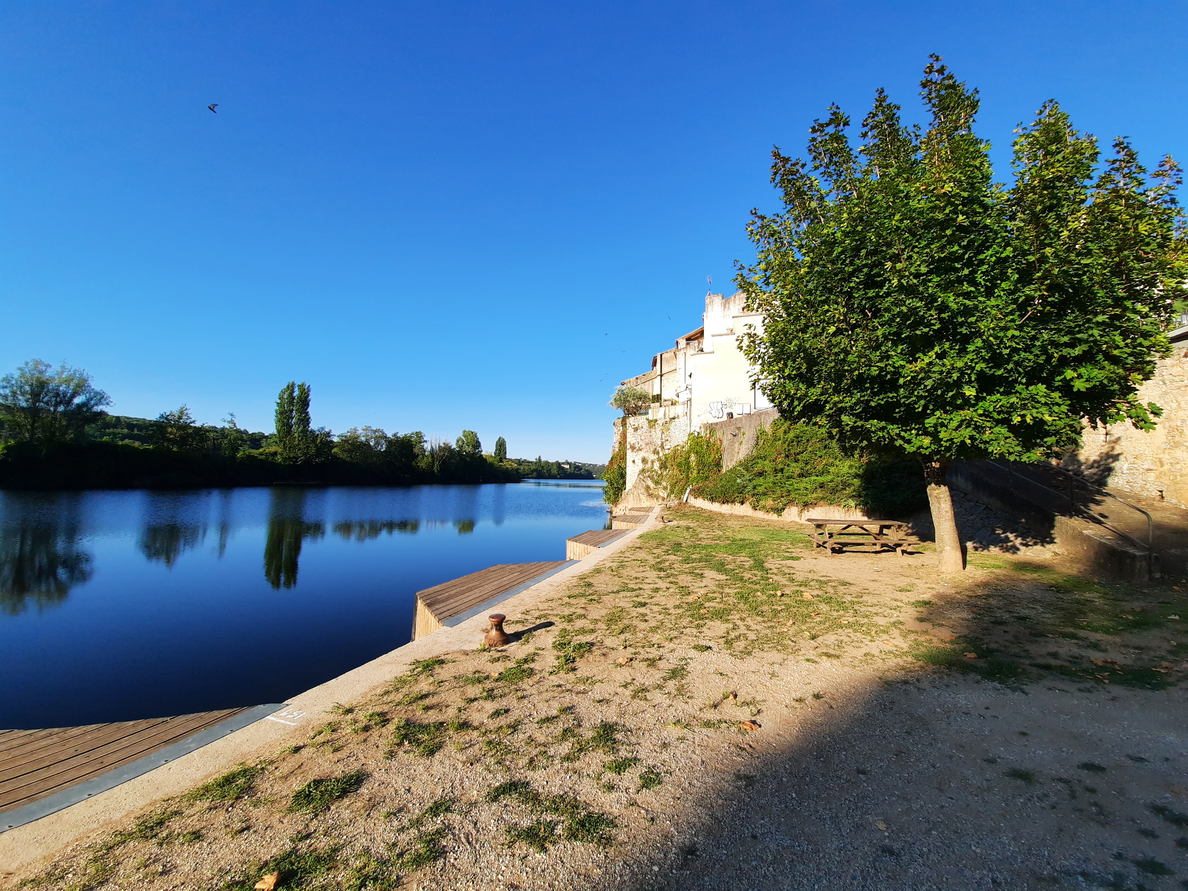 Aire de Pique Nique de Halte Nautique de Laroque des Arcs