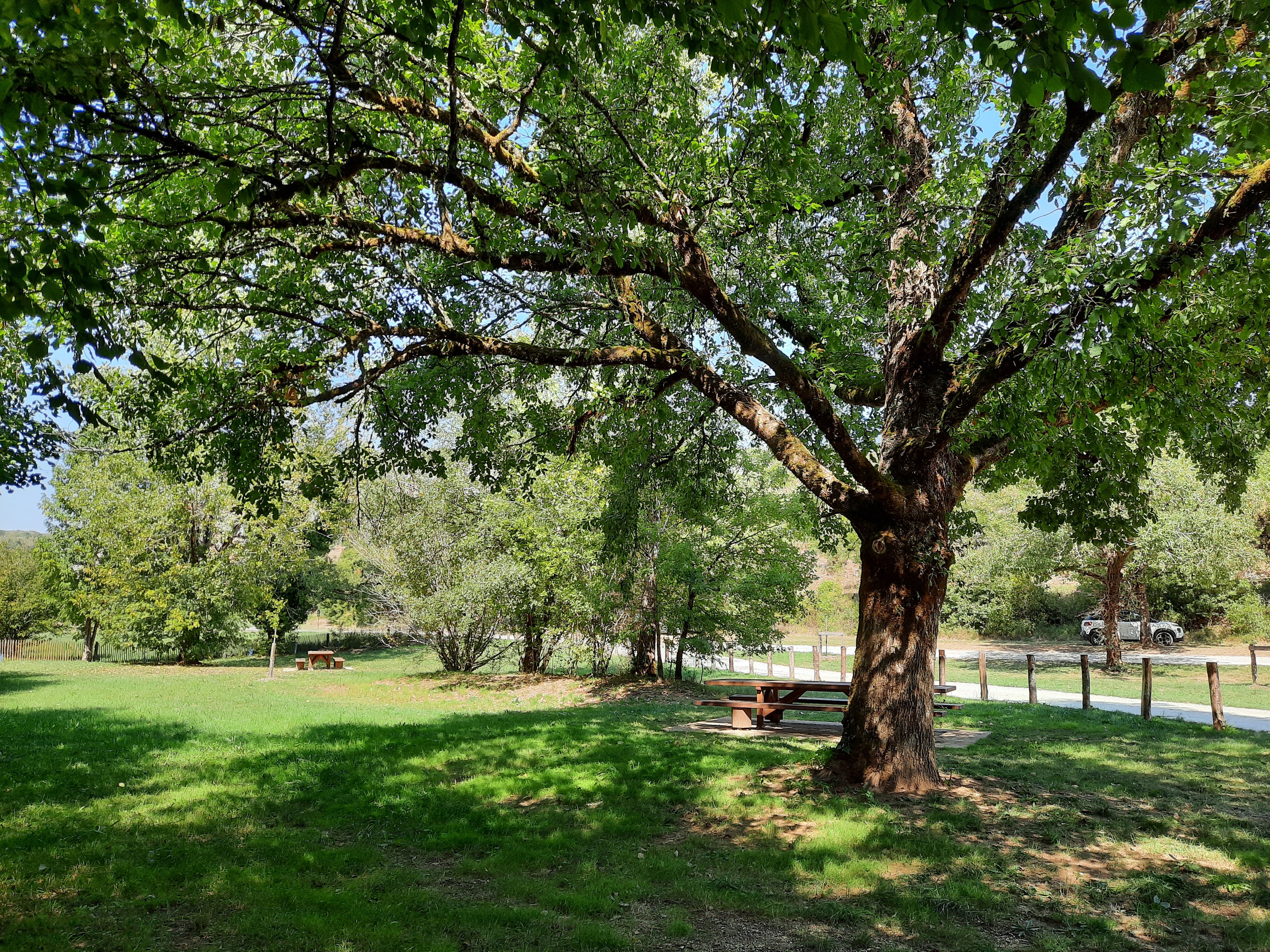 Aire d'embarquement et de pique-nique du Liauzu
