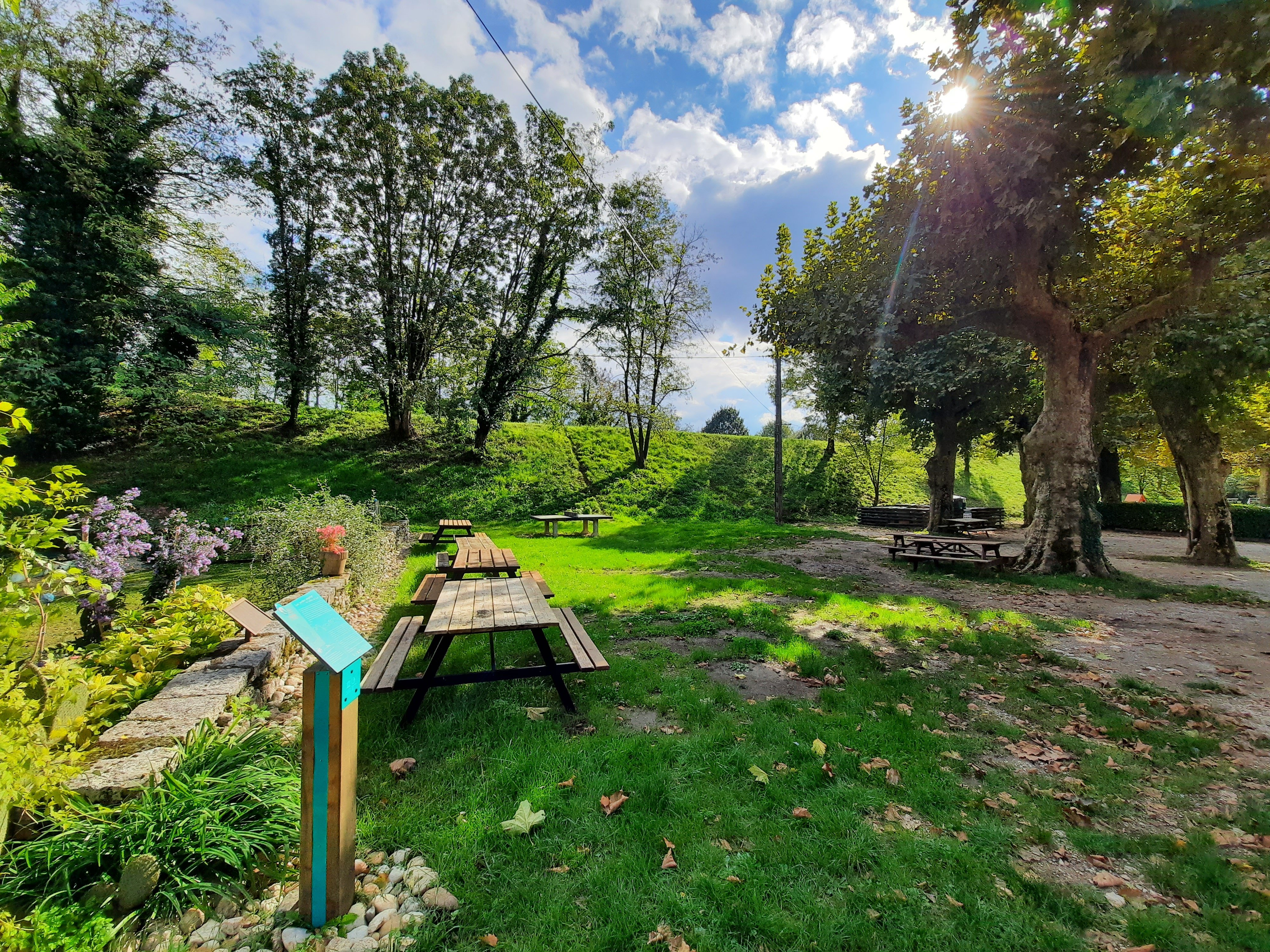 Aire de pique-nique du Communal de Vers