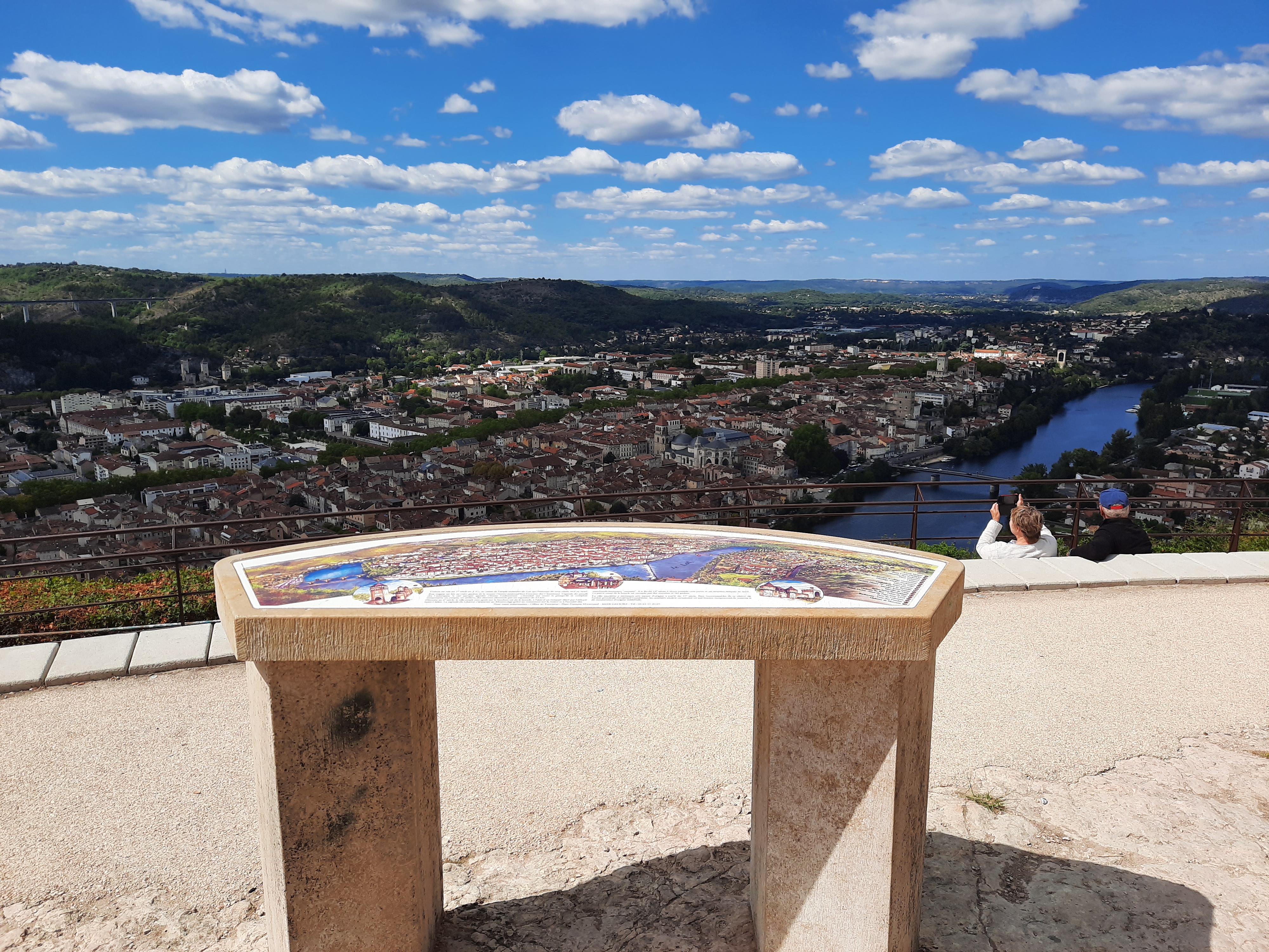 Aire de Pique-nique du Mont St Cyr — photo 3
