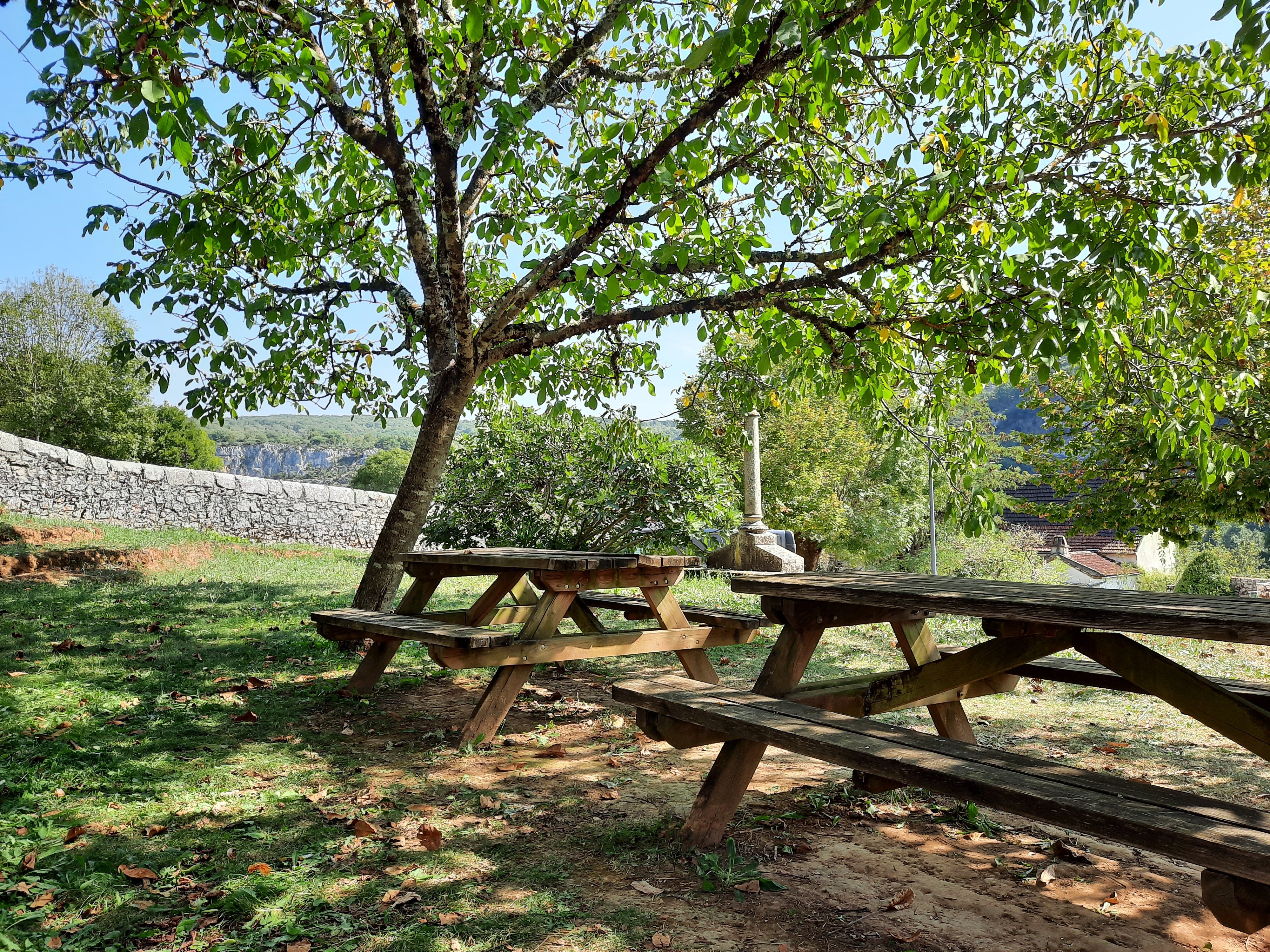 Aire de pique-nique du jardin communal — photo 2