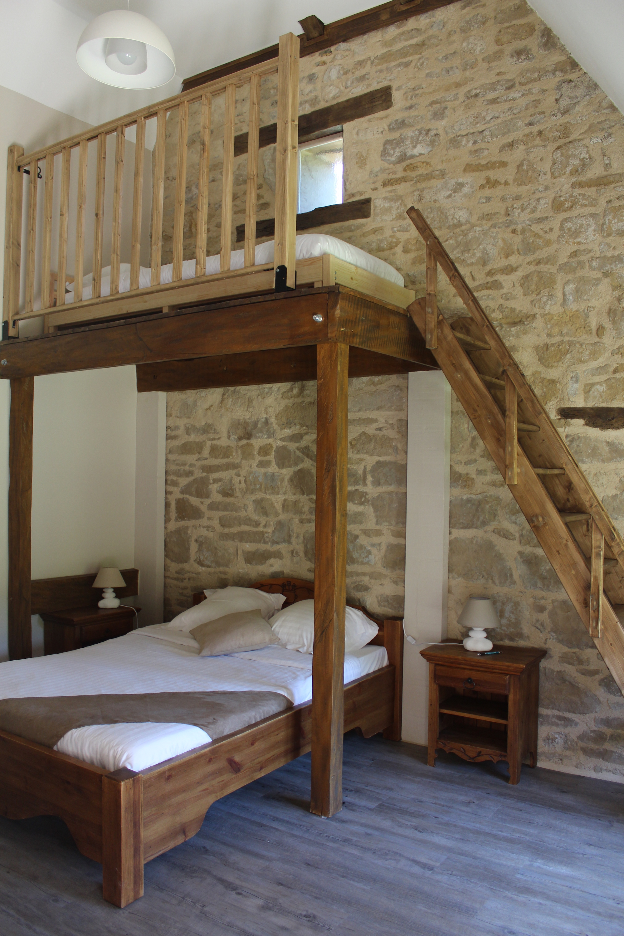 A La Croisée Des Vallées