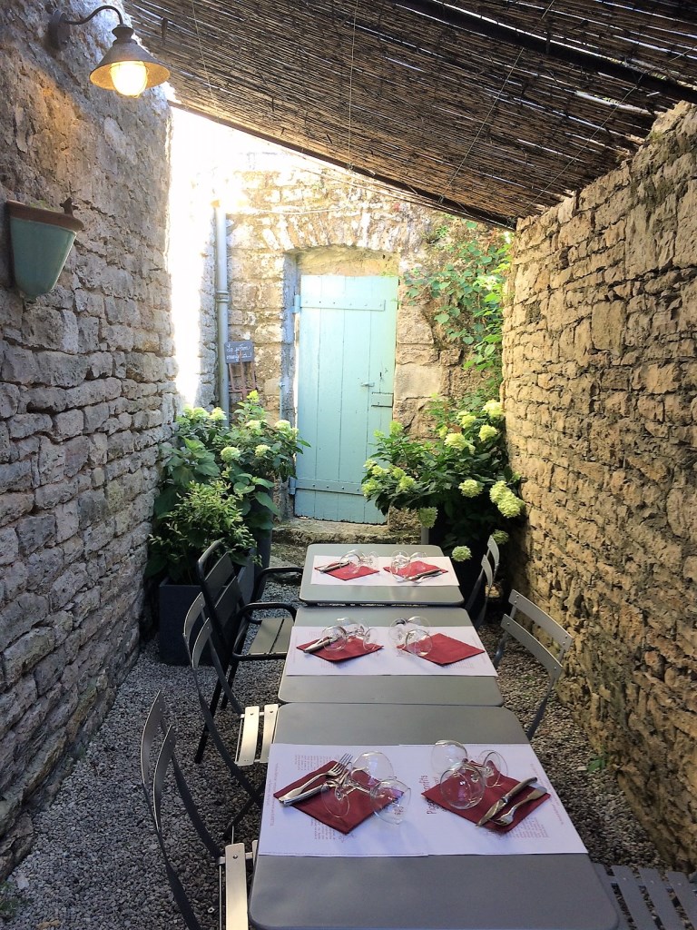 Restaurant "Au Hasard Balthazar" — photo 2