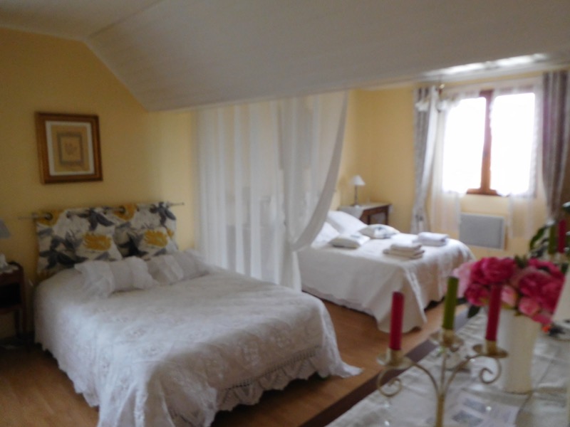 Aux-Deux-Colombes, Padirac