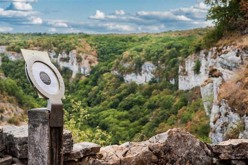 Entre Gramat et Rocamadour - Belvédère avec vue sur le Canyonn de l'Alzou © Lot Tourisme - C. ORY
