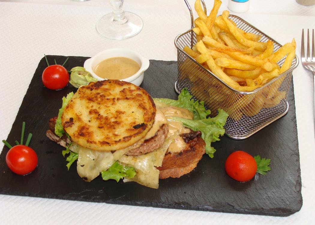 BrasserieCampingLeMoulinVieux_Brengues_Hamburger