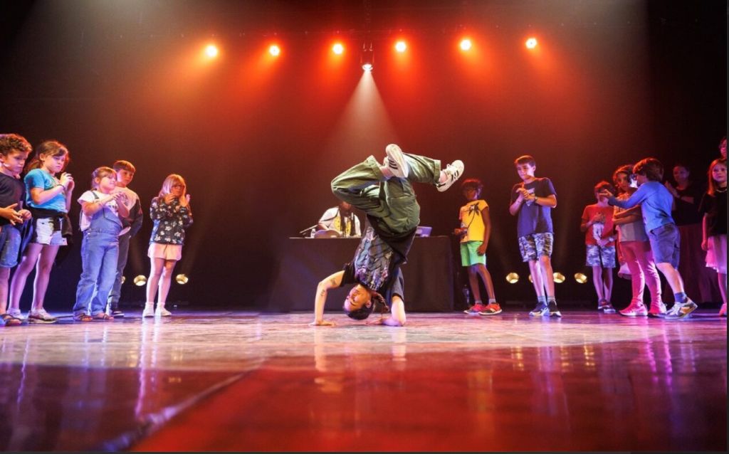 Graines de Moutards à Felzins, tous en piste : Alors on danse ?