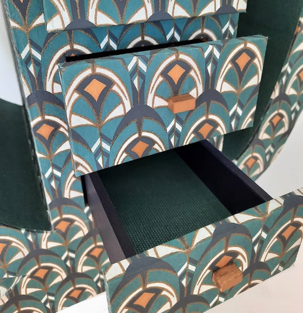 Atelier fabrication d'un mini meuble en carton