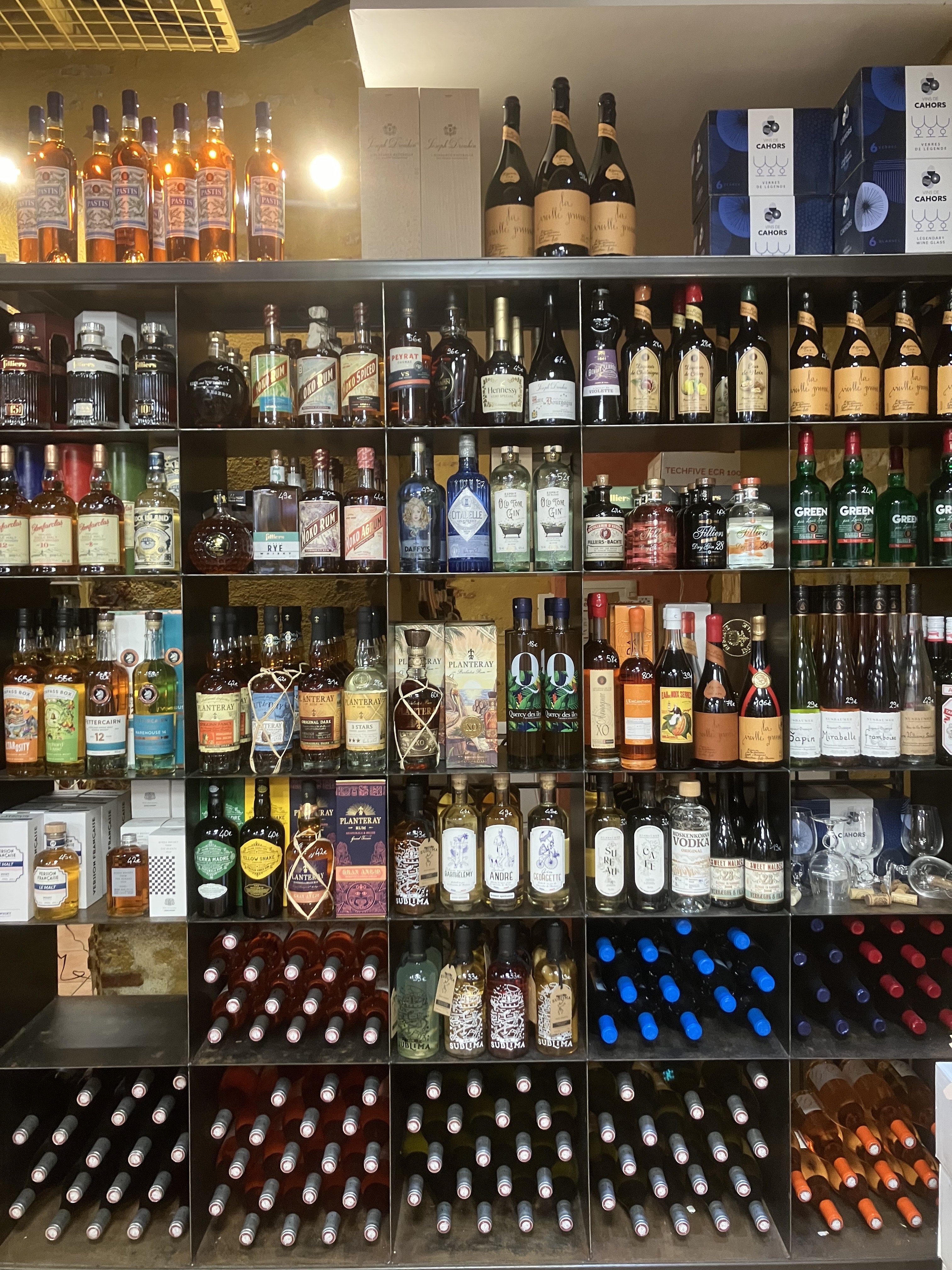 CENT-NEUF Vins & Spiritueux — photo 2