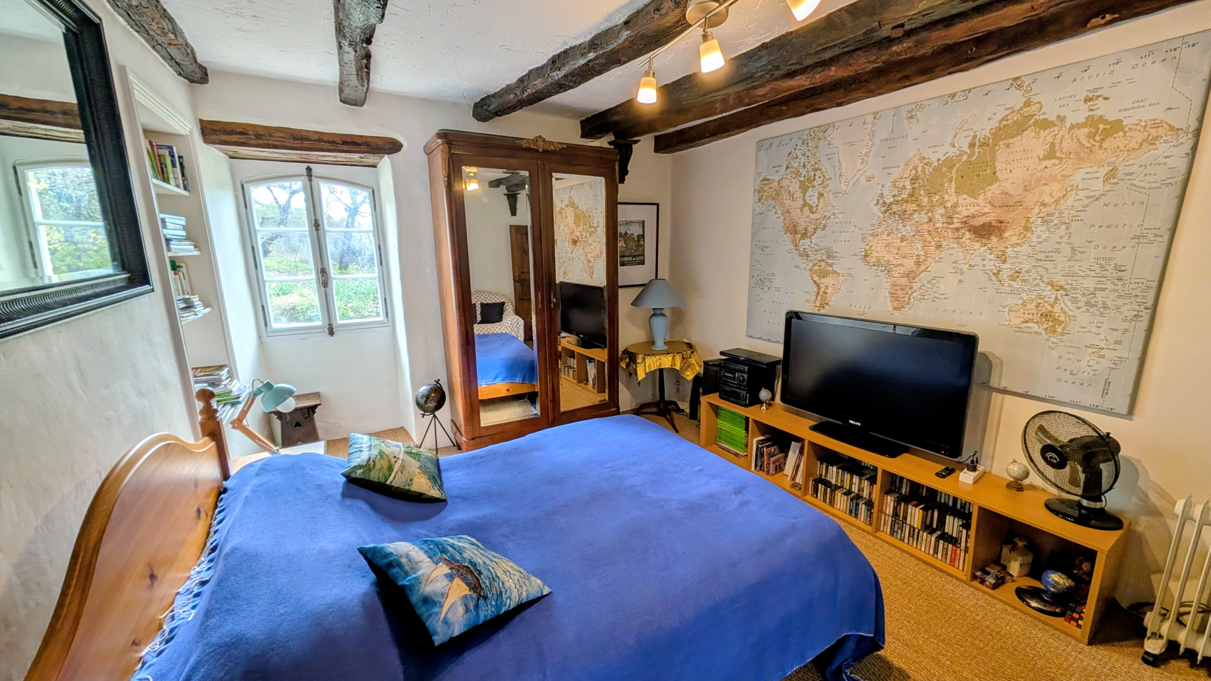 Chambre et salon TV RDC