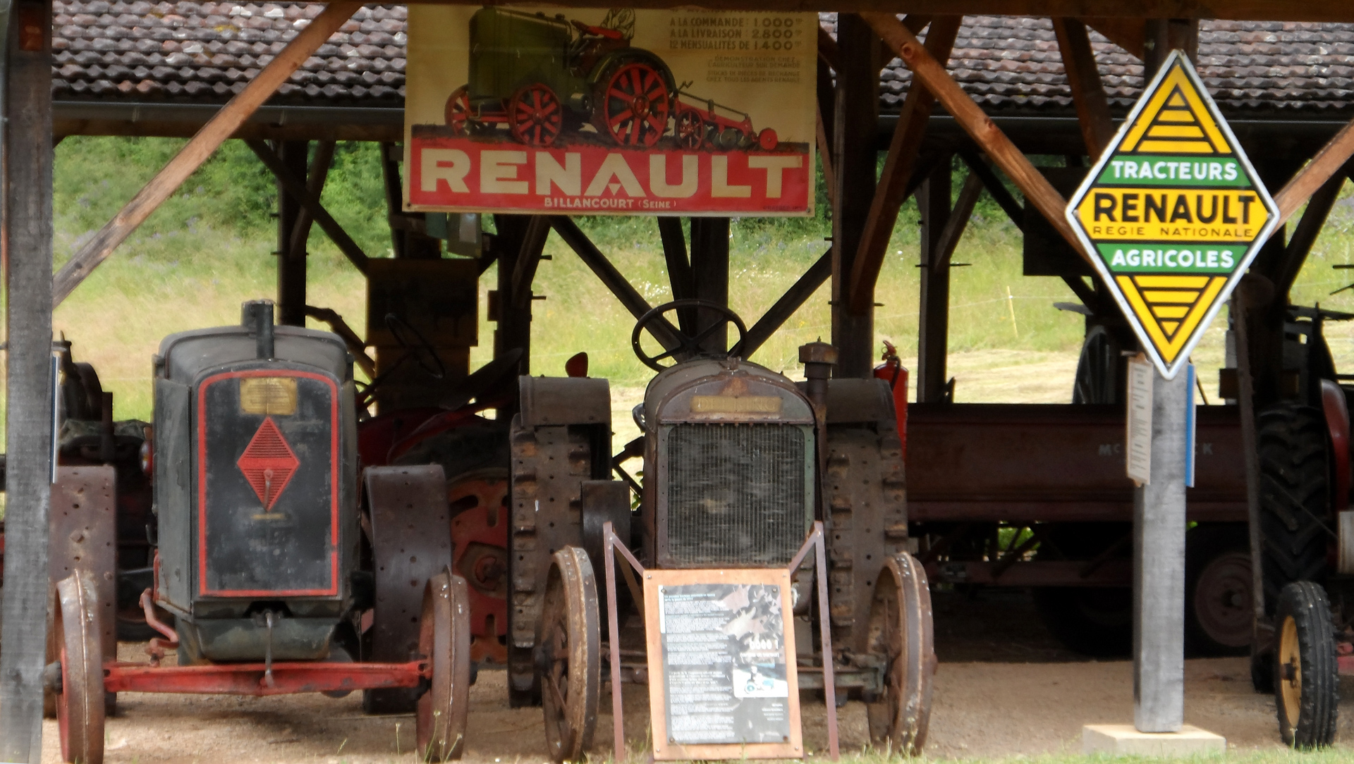Collectin de tracteurs - Musée de Cuzals © G. Raskin