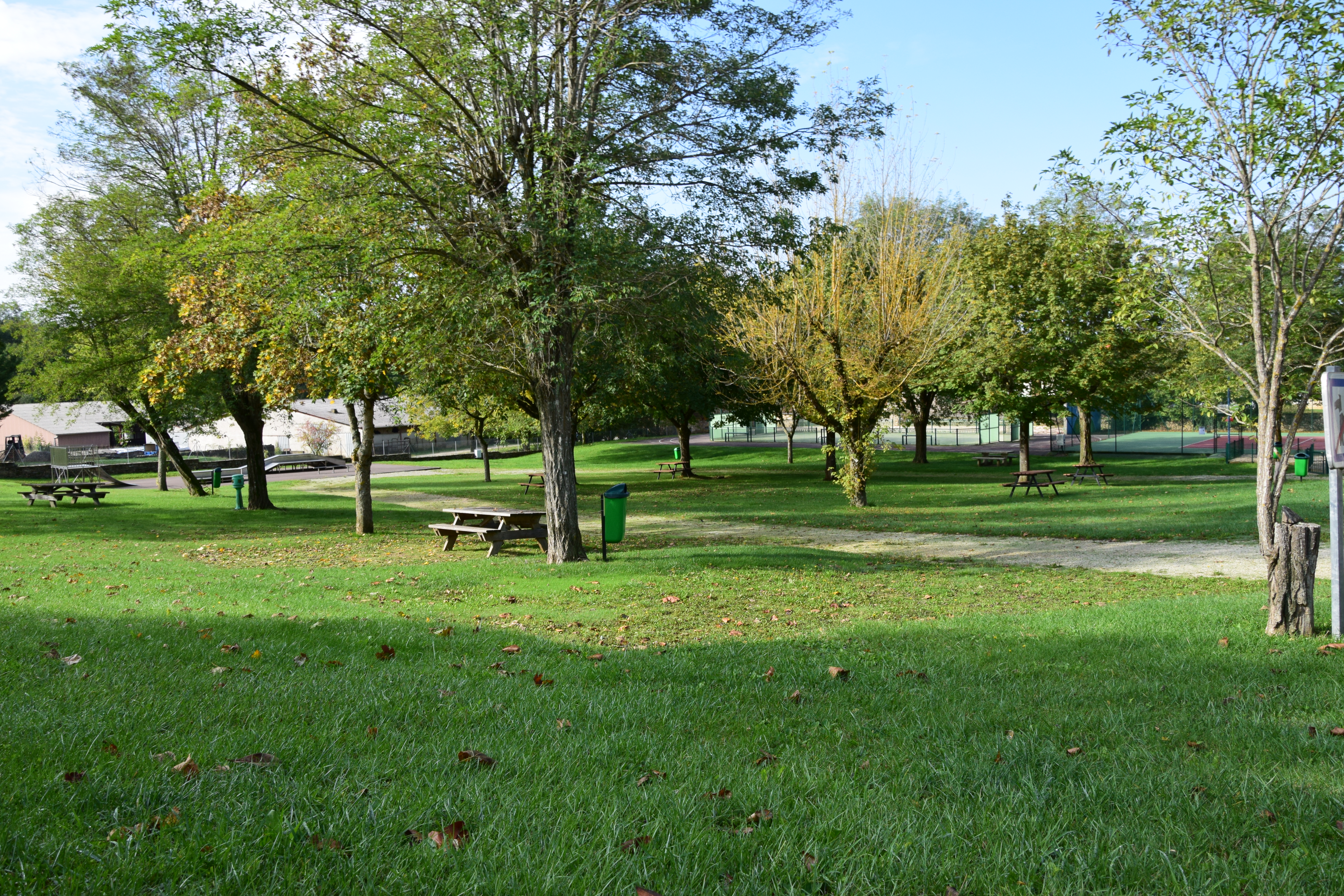 Aire de pique-nique et de jeux du Parc Samayou — photo 3