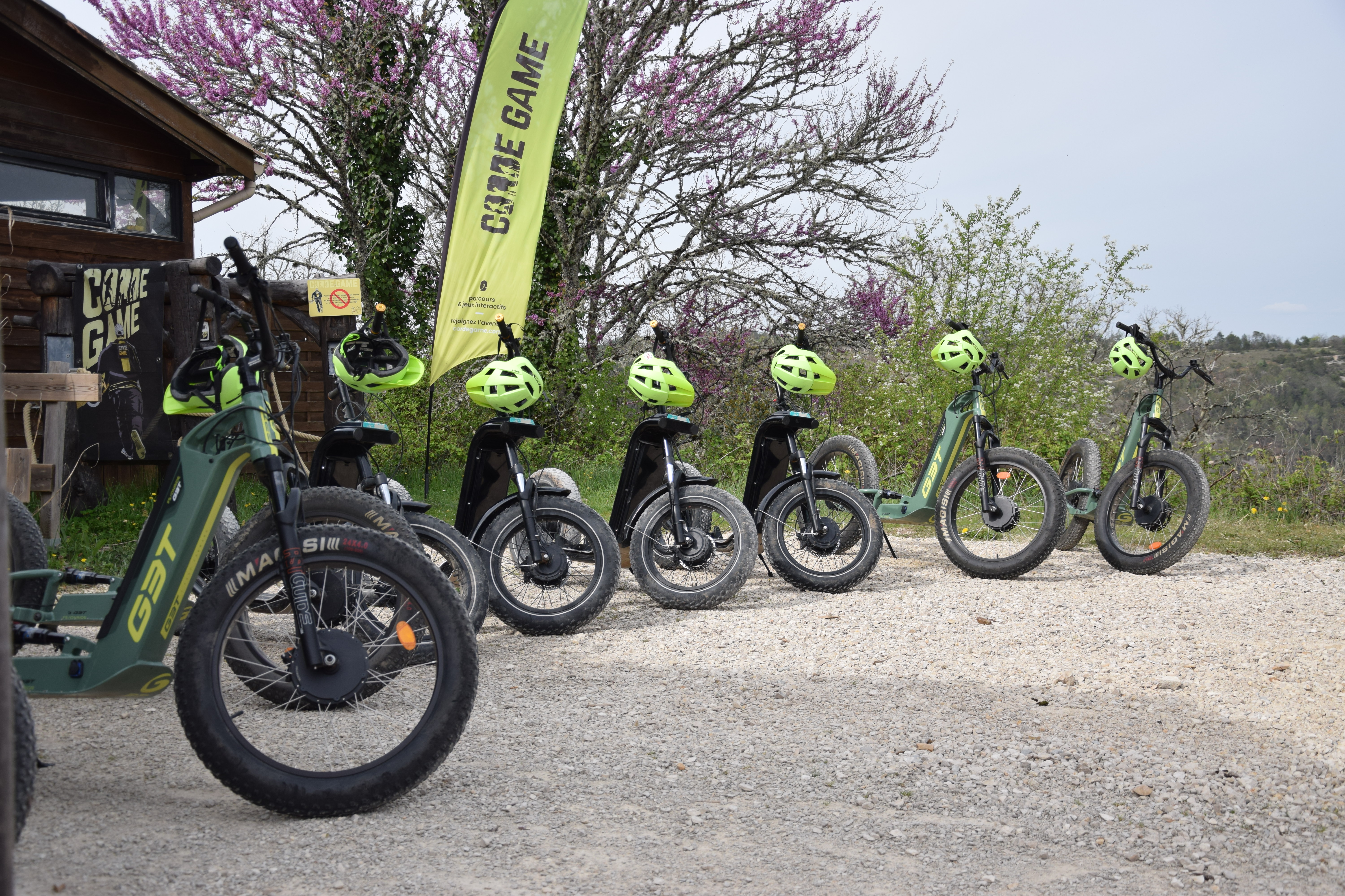 Lot of Sports ~ Mont Saint Cyr  - Trottinettes Electriques