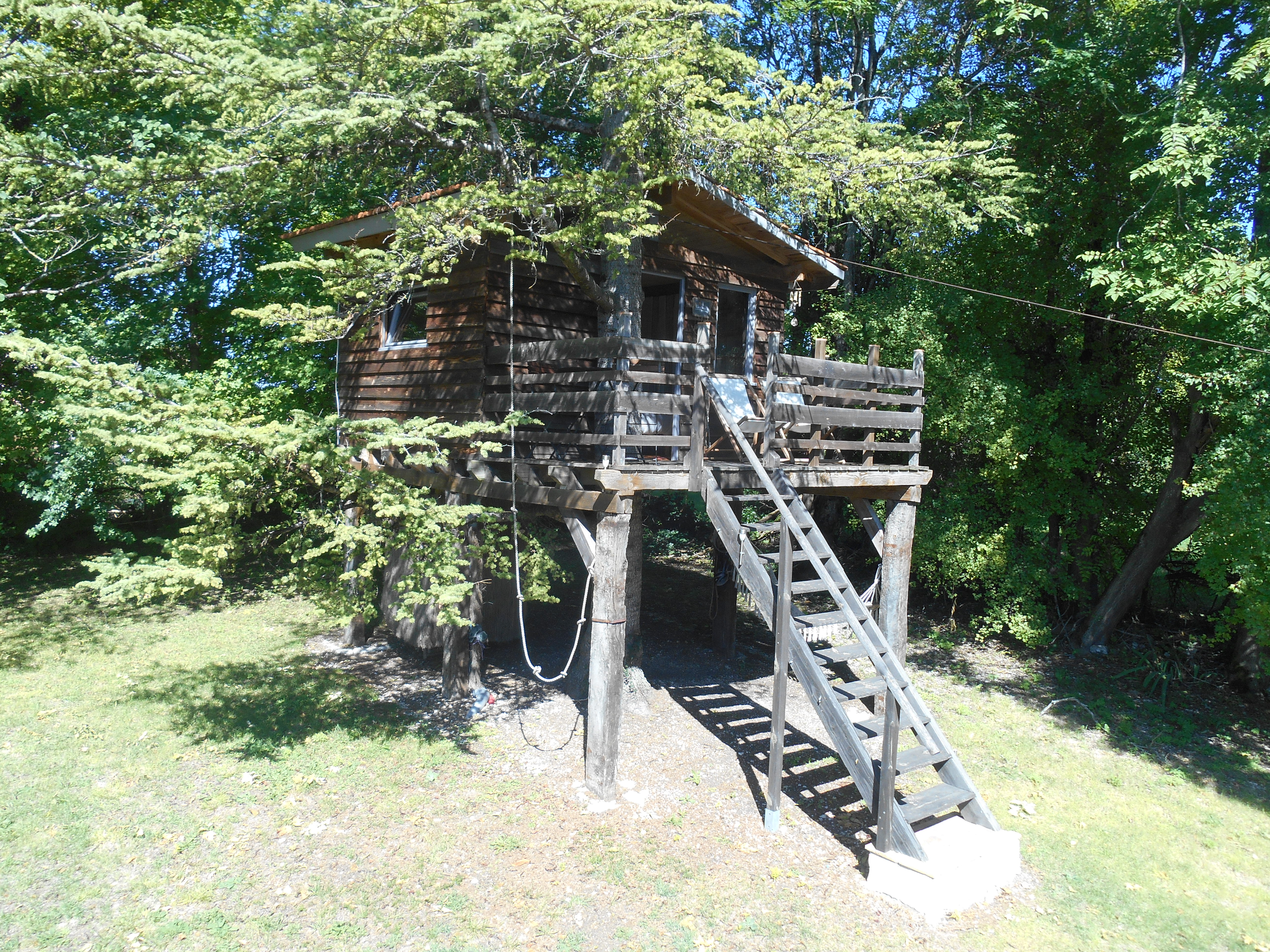 Cabane dans les arbres du Clos de Gamel