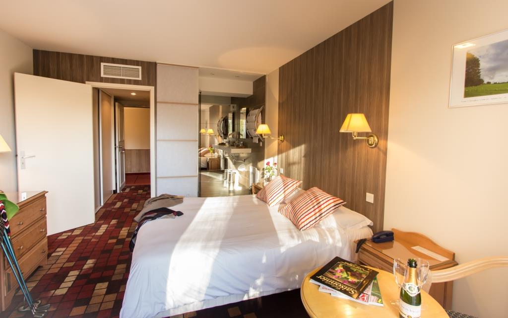 Hôtel Restaurant Les Trois Soleils de Montal, Saint-Jean-Lespinasse - photo 6