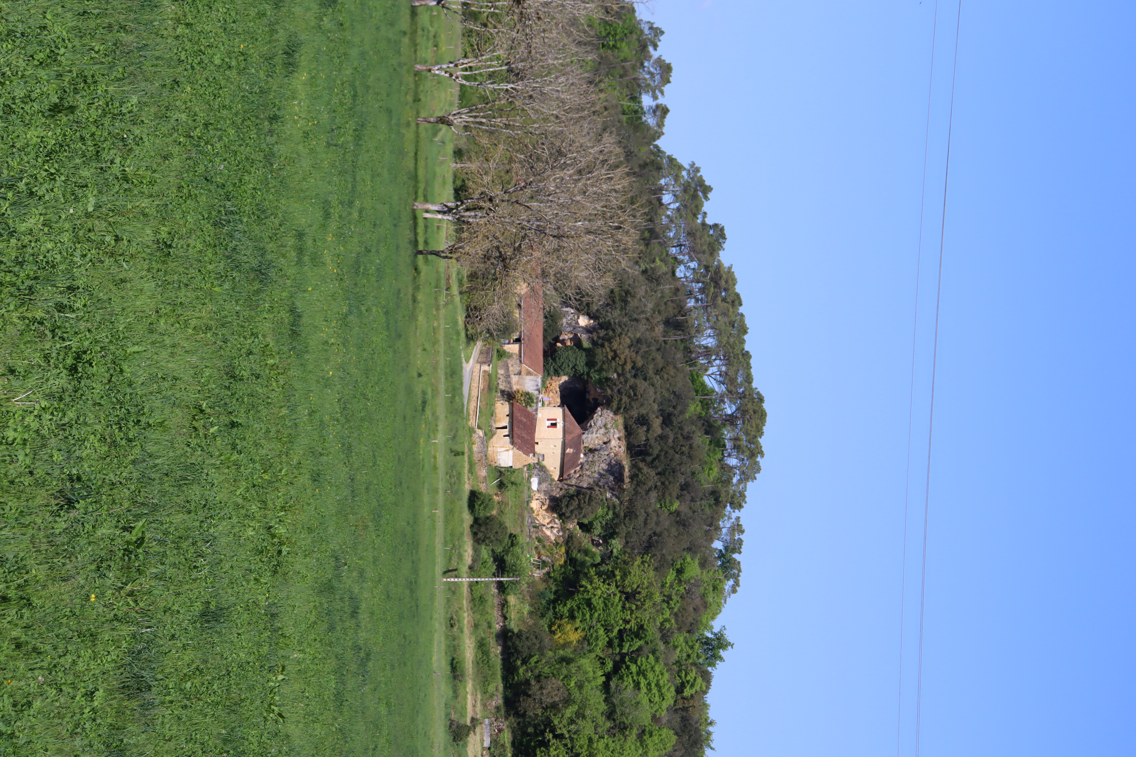 Mobil-home de la grotte de Roquedeval