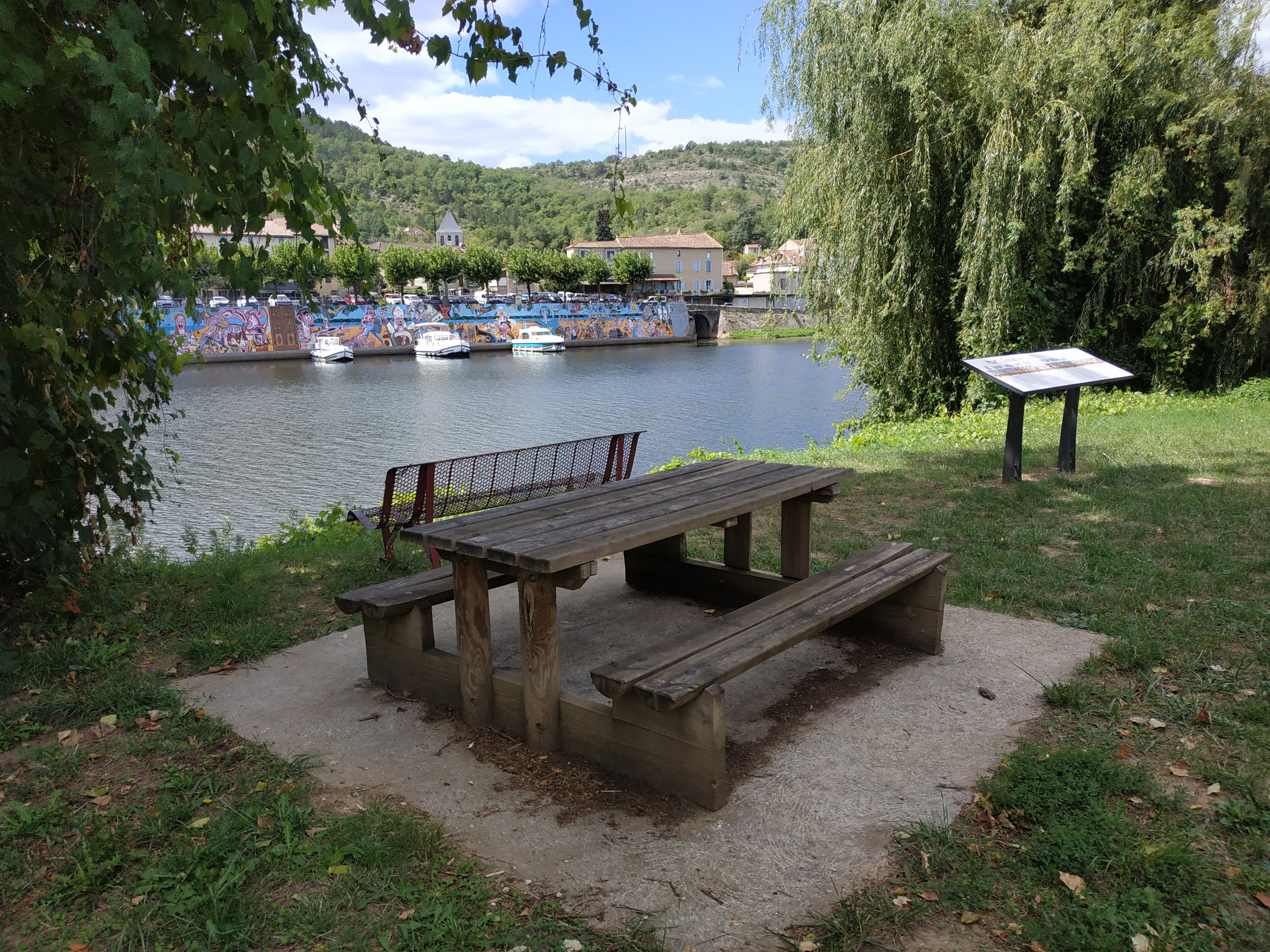 Table de pique-nique du Mur 2 Douelle