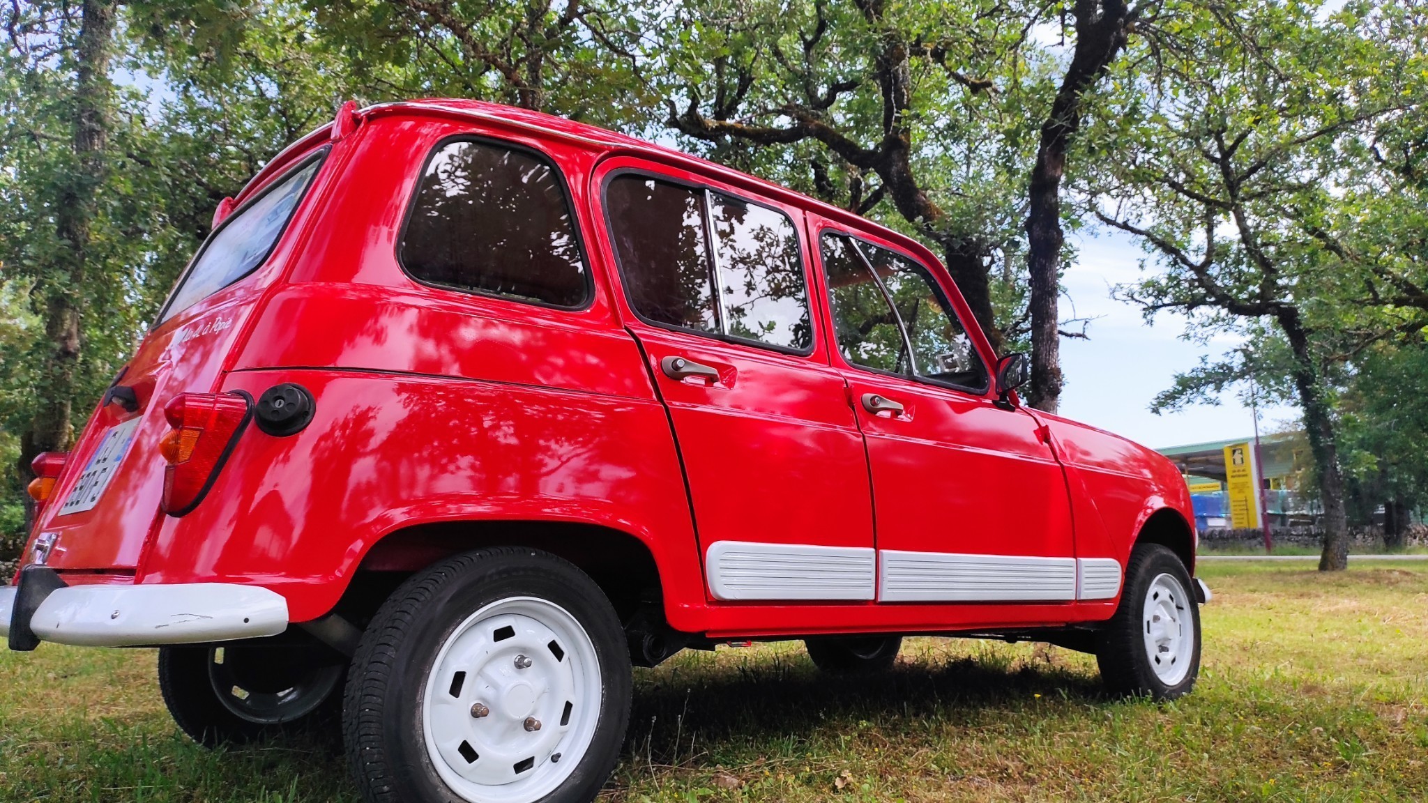 Location de 4L - Limogne Service, Limogne-en-Quercy - photo 4