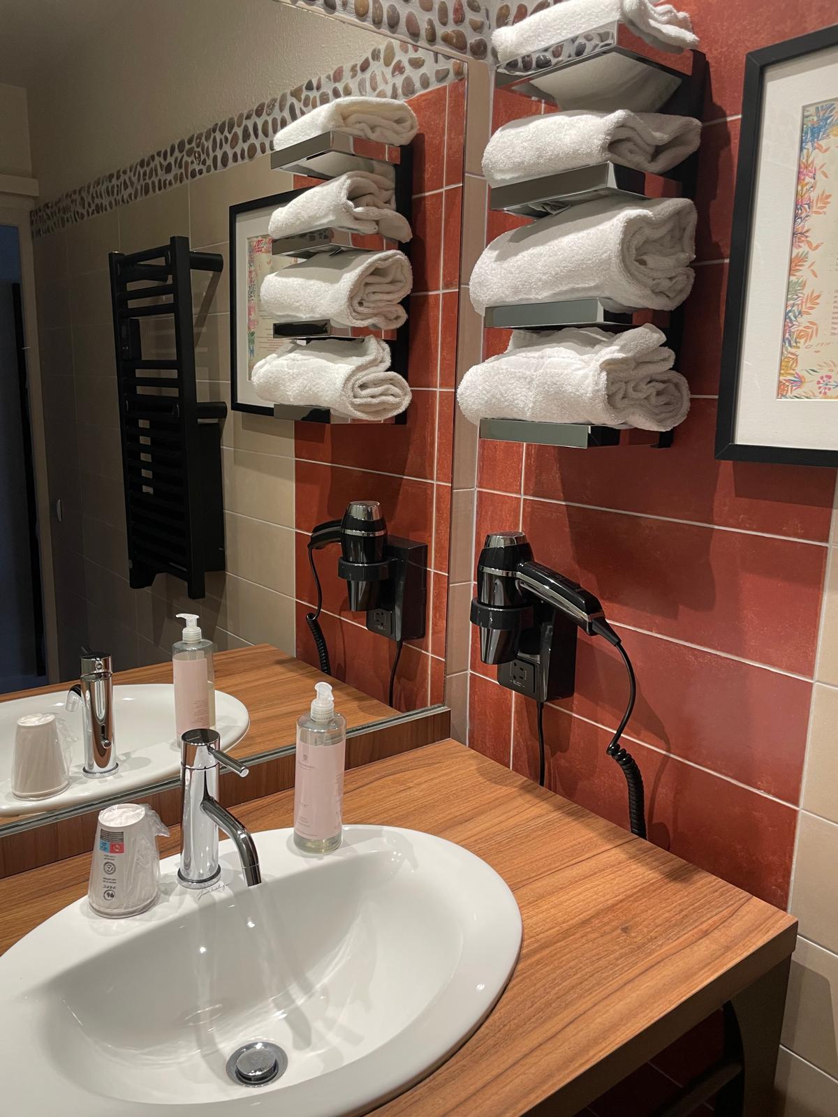 Salle de bain chambre supérieure