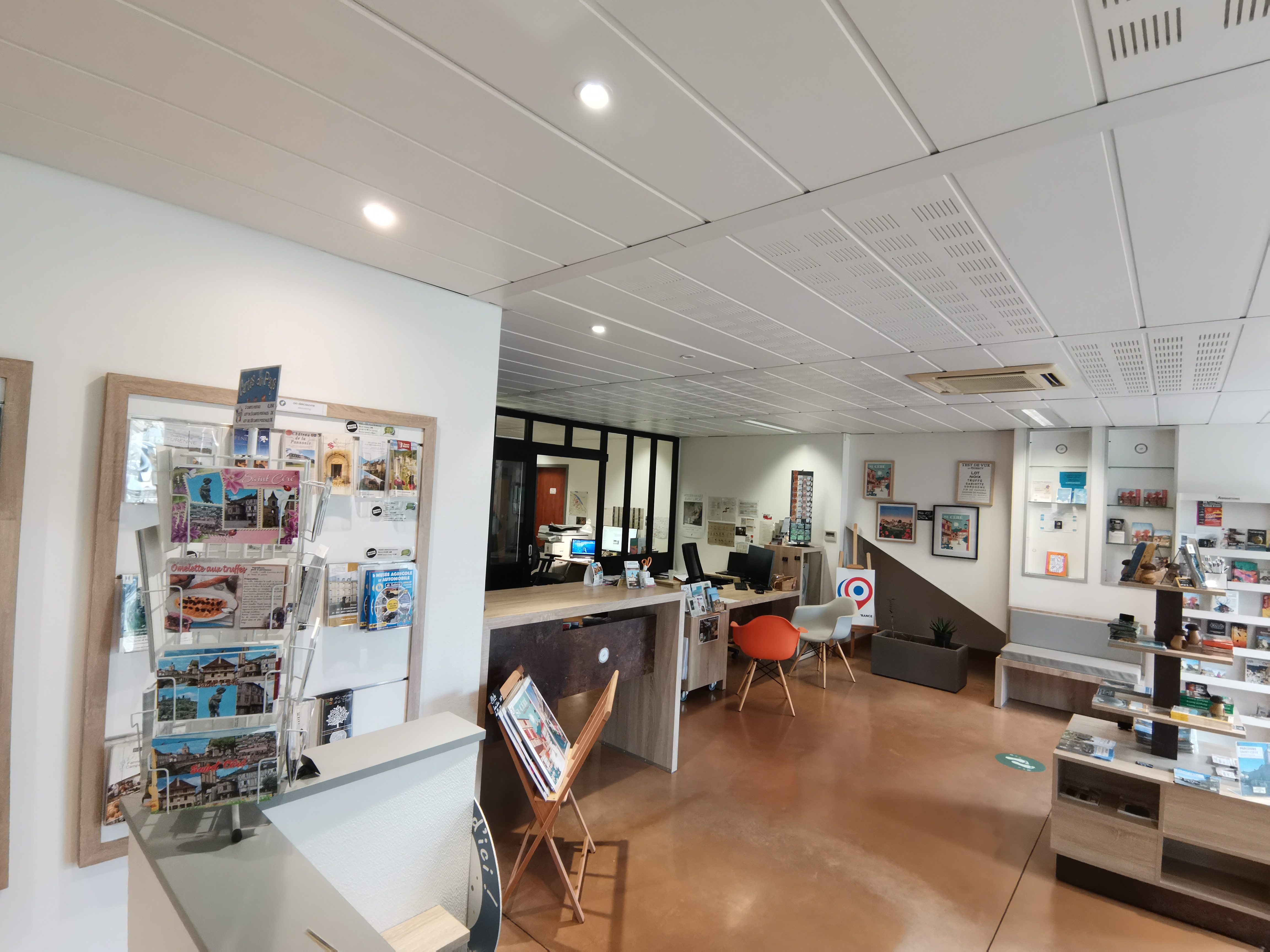 Office de Tourisme de la Vallée de la Dordogne - Bureau d'accueil de Saint-Céré — photo 3