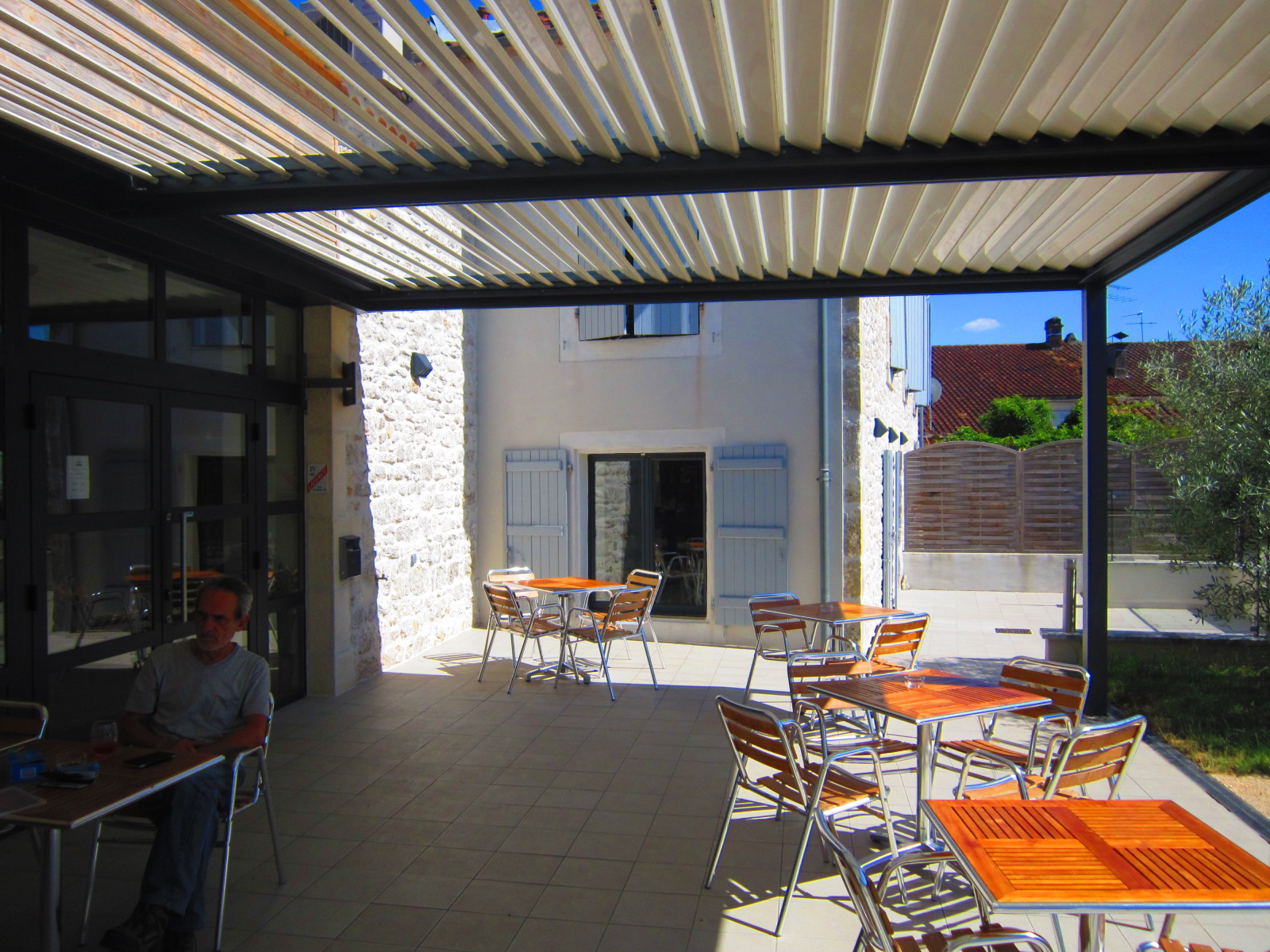 Au Bout de la Rue, Sérignac