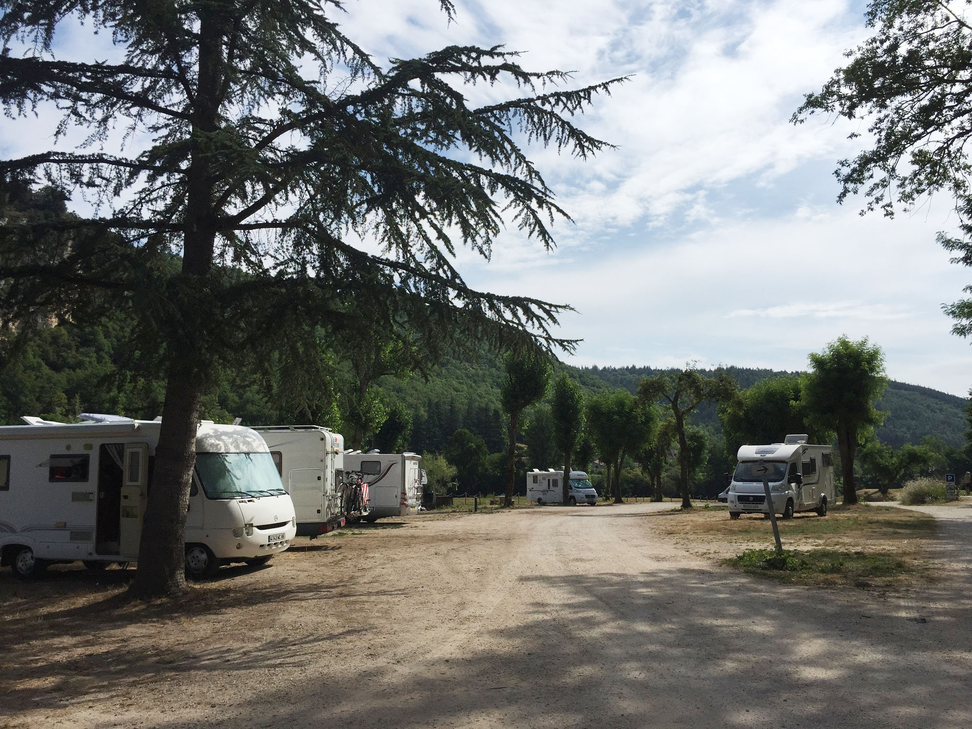 Aire communale de camping-cars des berges du Lot, Saint-Cirq-Lapopie - photo 4