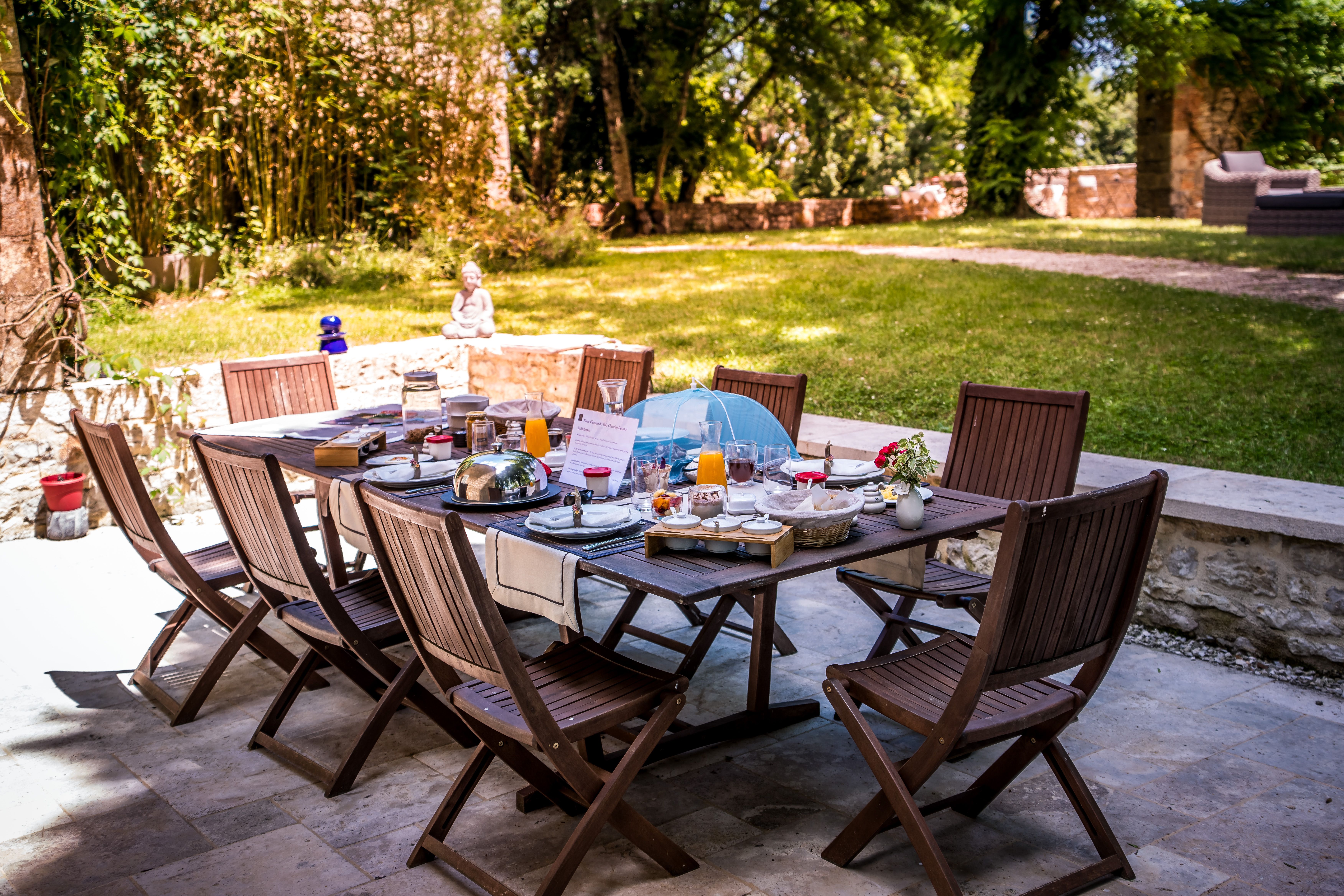 Le petit déjeuner sur la terrasse