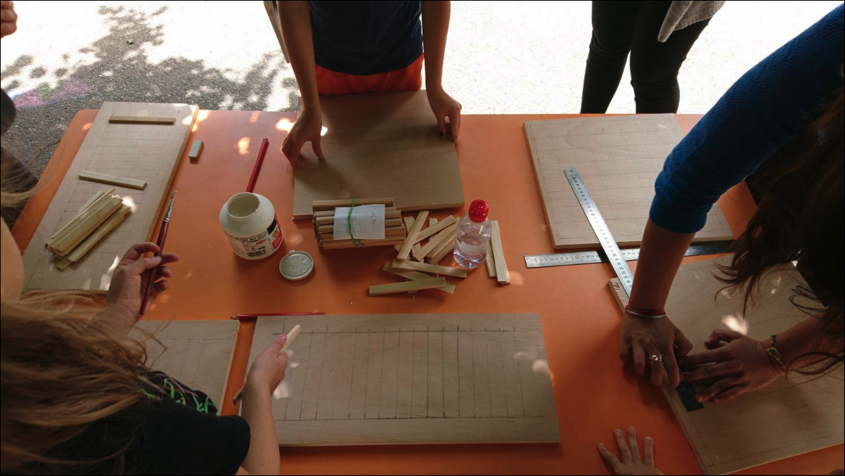 Stage fabrication jeu en bois au Jardin Bourian