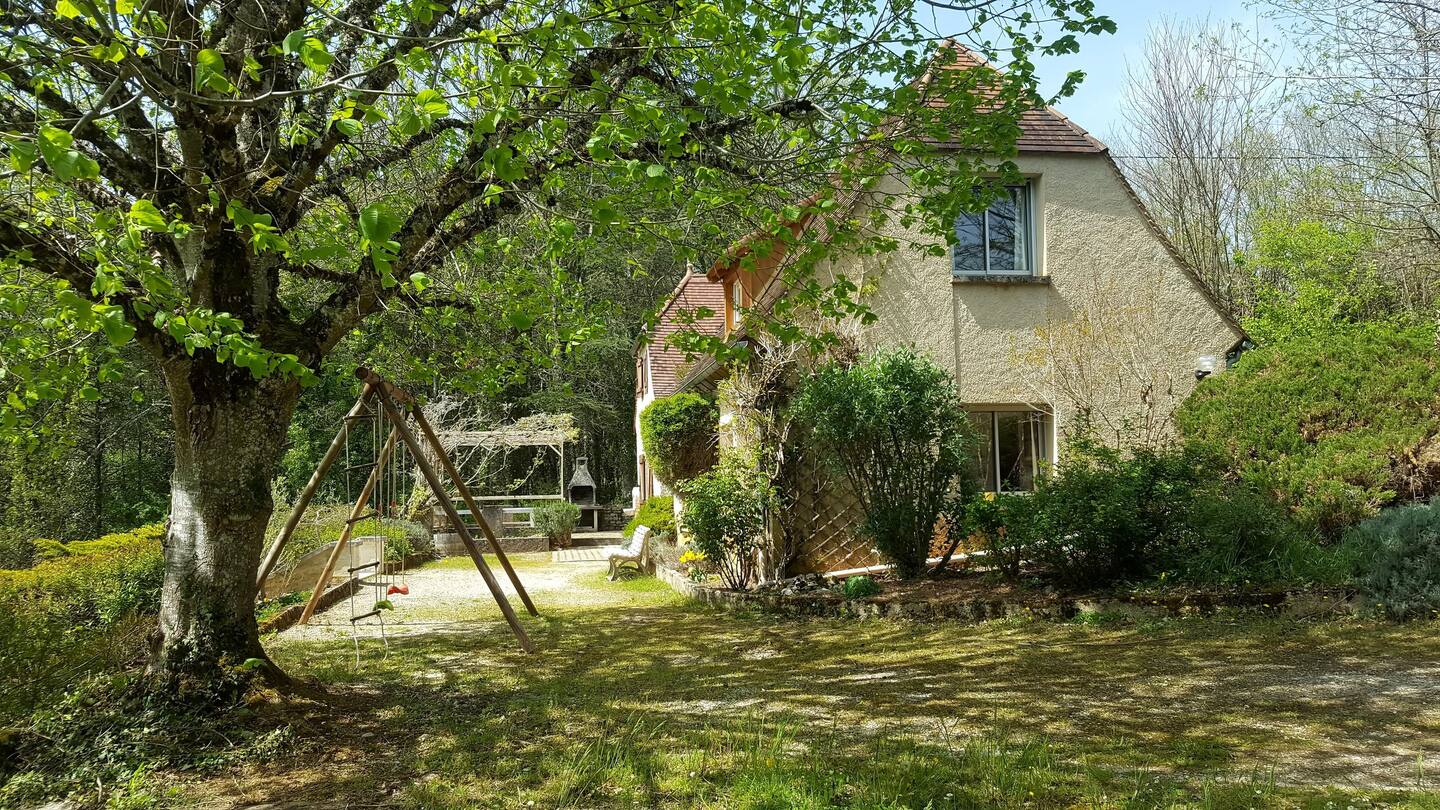 Villa authentique avec piscine au cœur du Causse