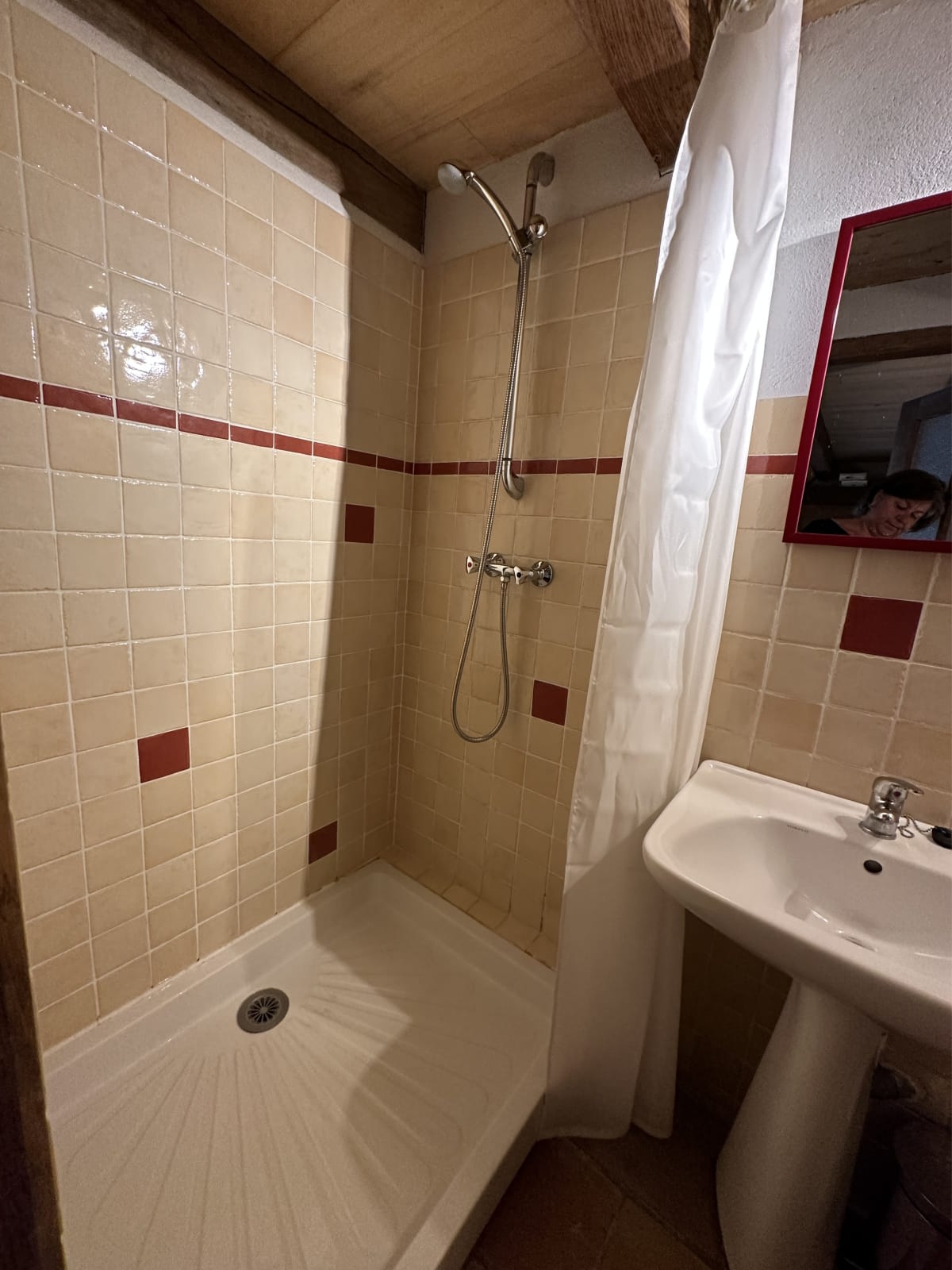 Lavende & Oleander + Place Rouge, Pern - photo 4