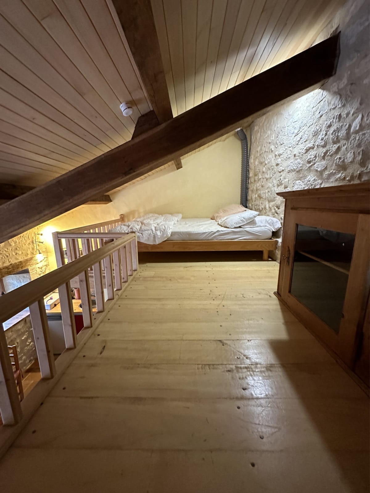 Lavende & Oleander + Place Rouge, Pern - photo 5